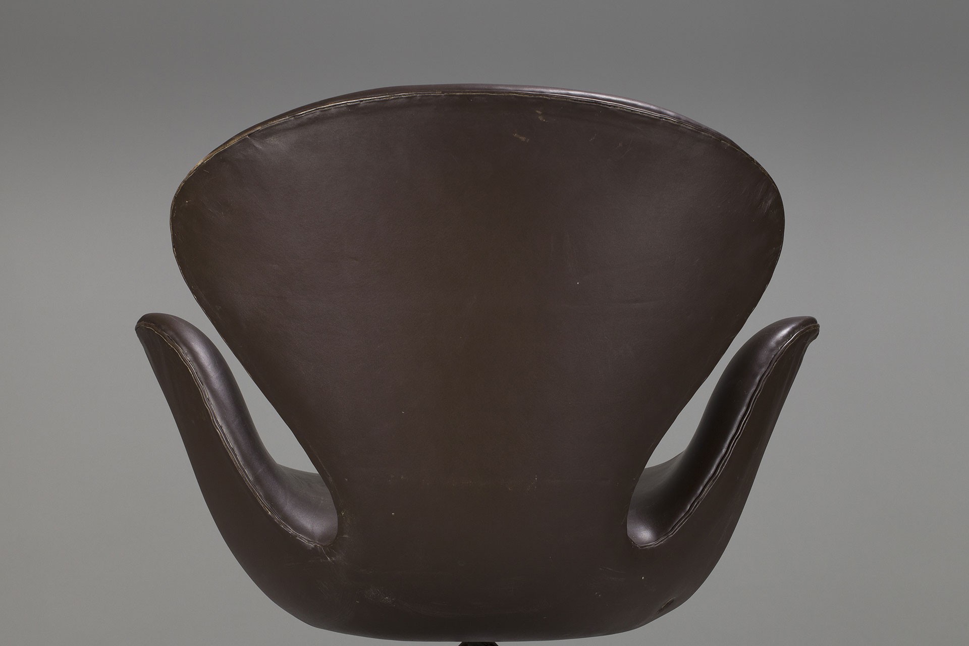 Swan Chair image 3