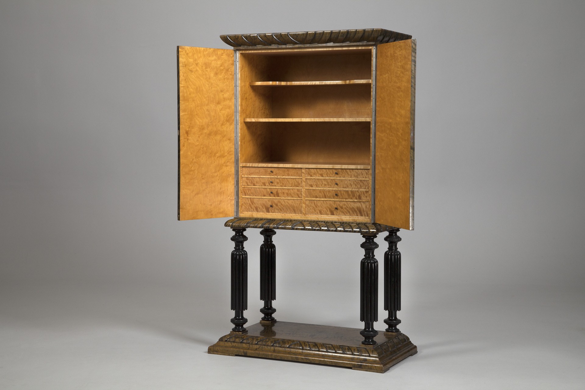 Cabinet image 3