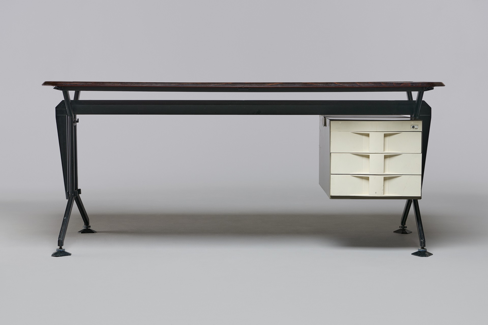 'Arco' Desk image 2