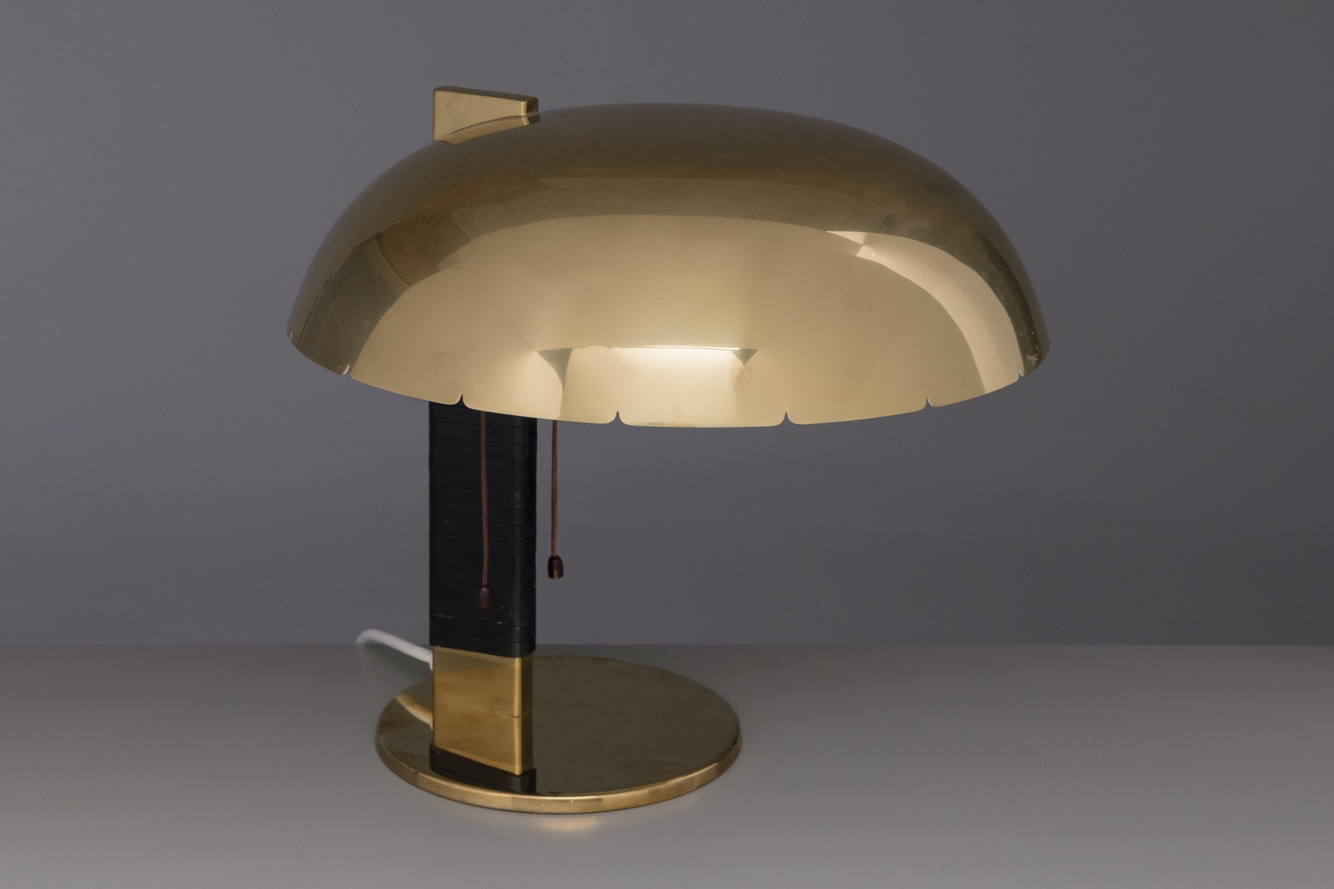 Table Lamp Model no. 9228 image 3