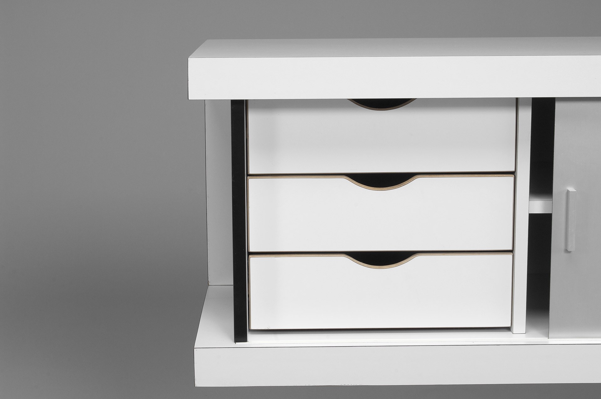 Hanging Cabinet image 4