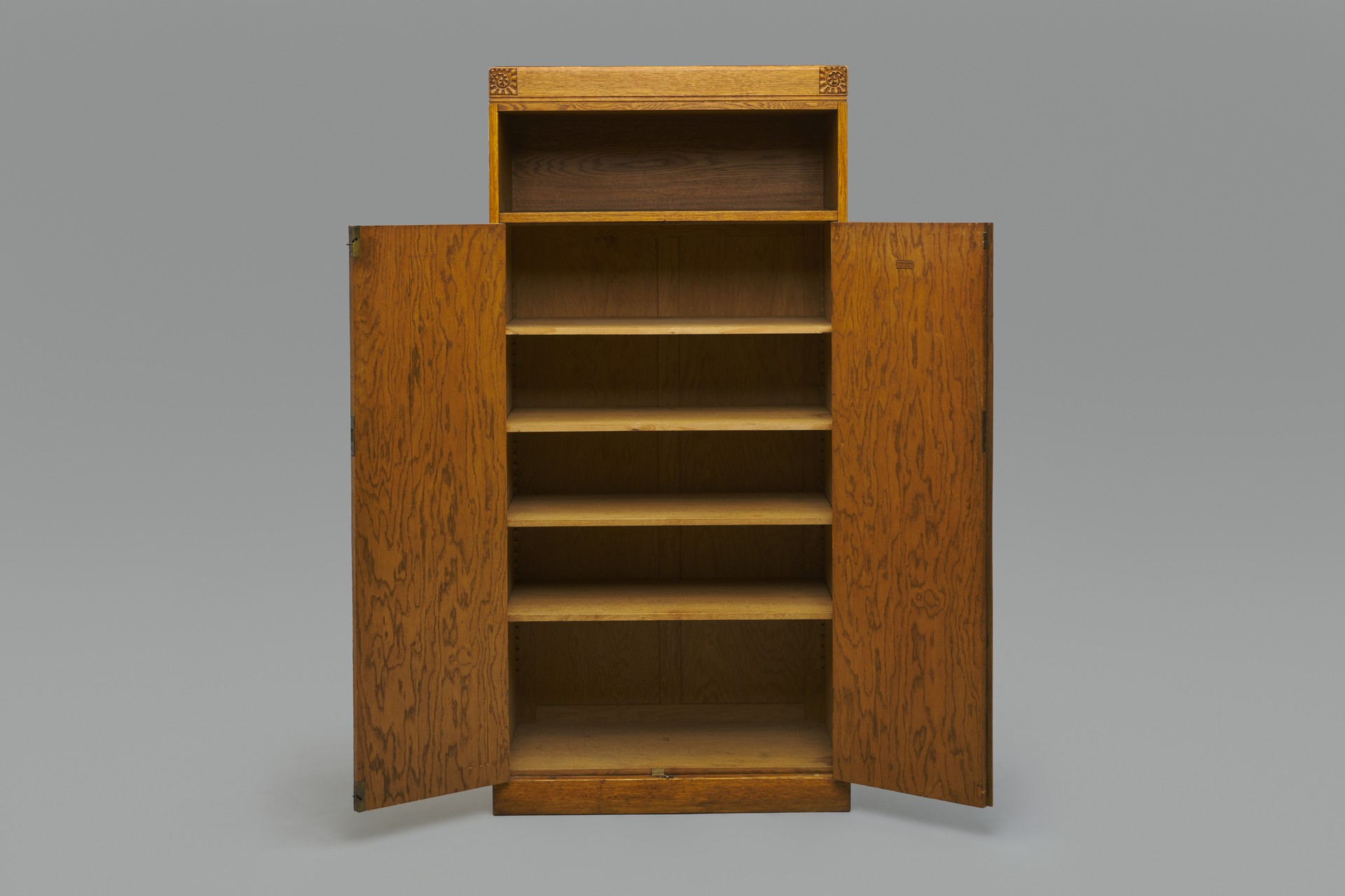 Cabinet image 3