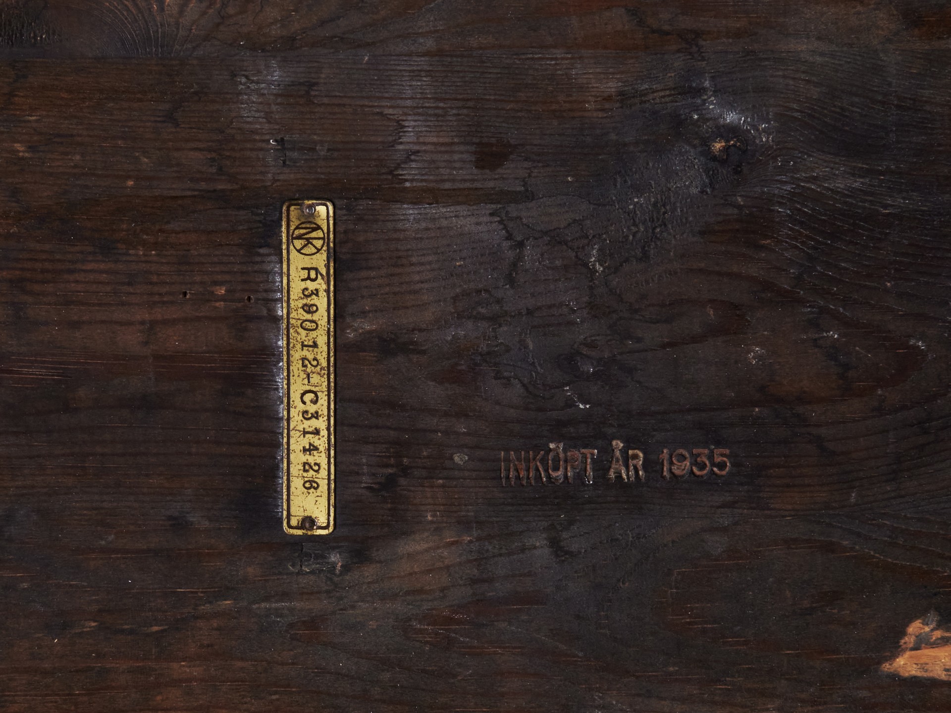 'Record' Desk / Console image 9