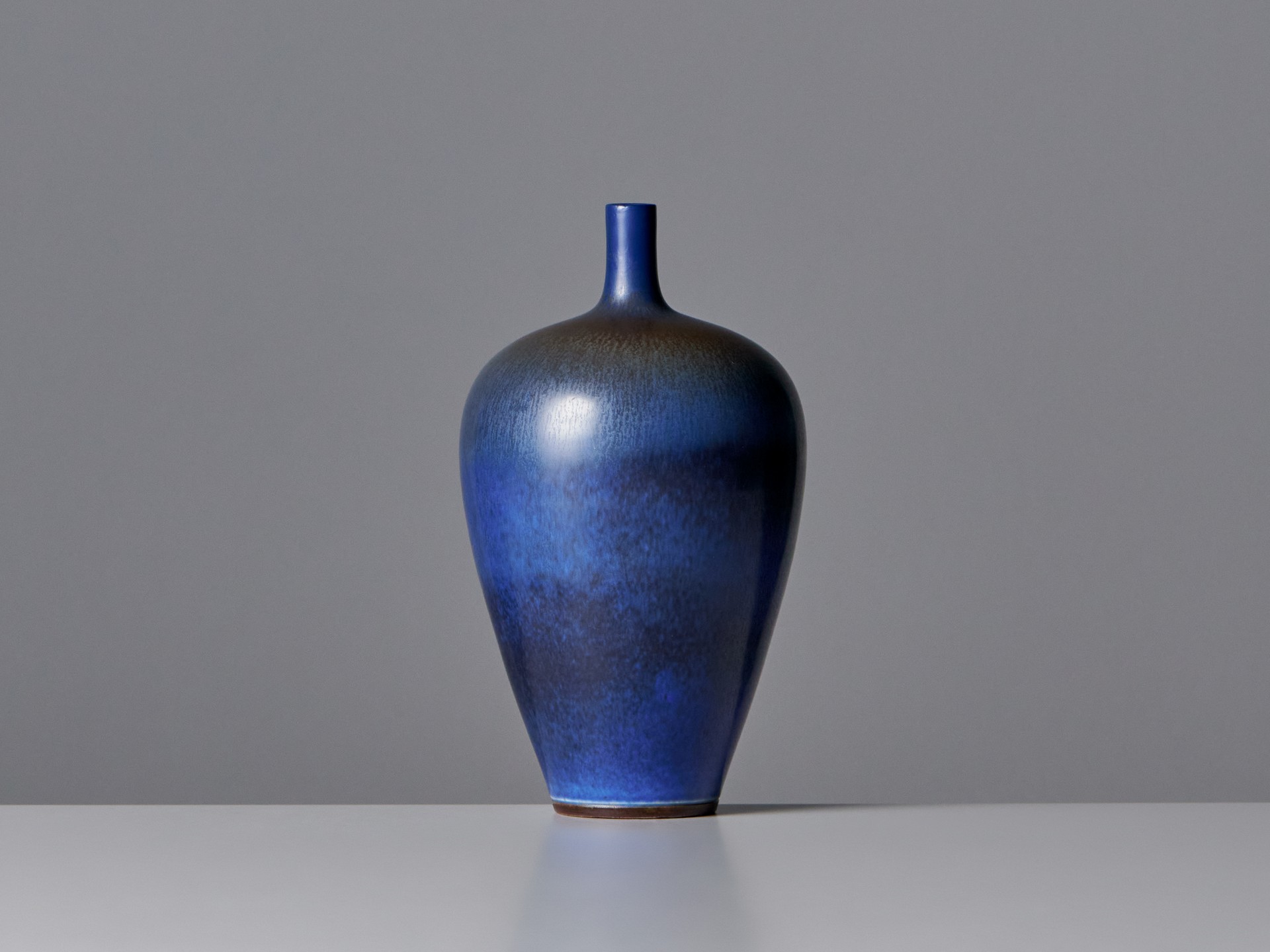 Set of Three Vases image 7