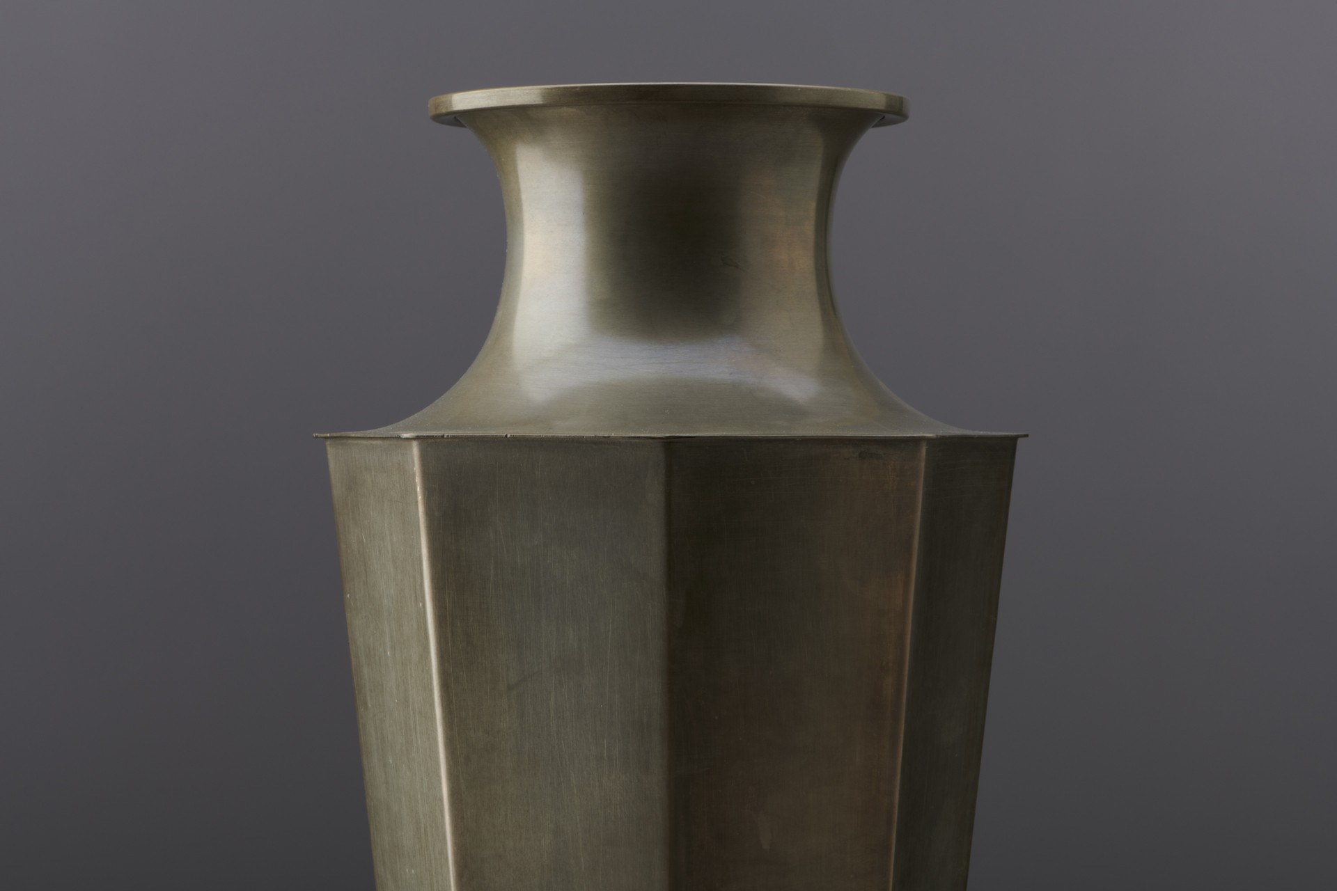 Vase image 3