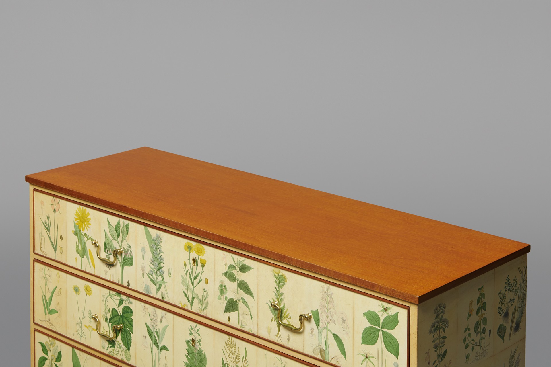 'Flora' Cabinet, Model no. 1050 image 7