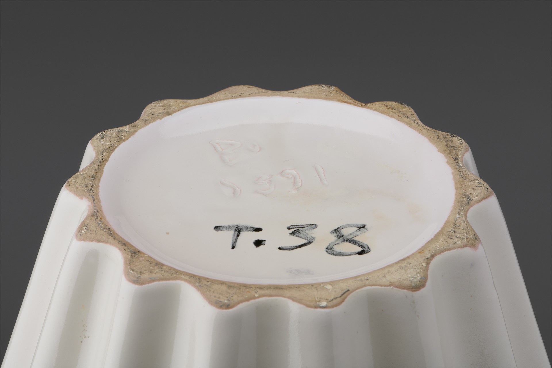 Vase image 4