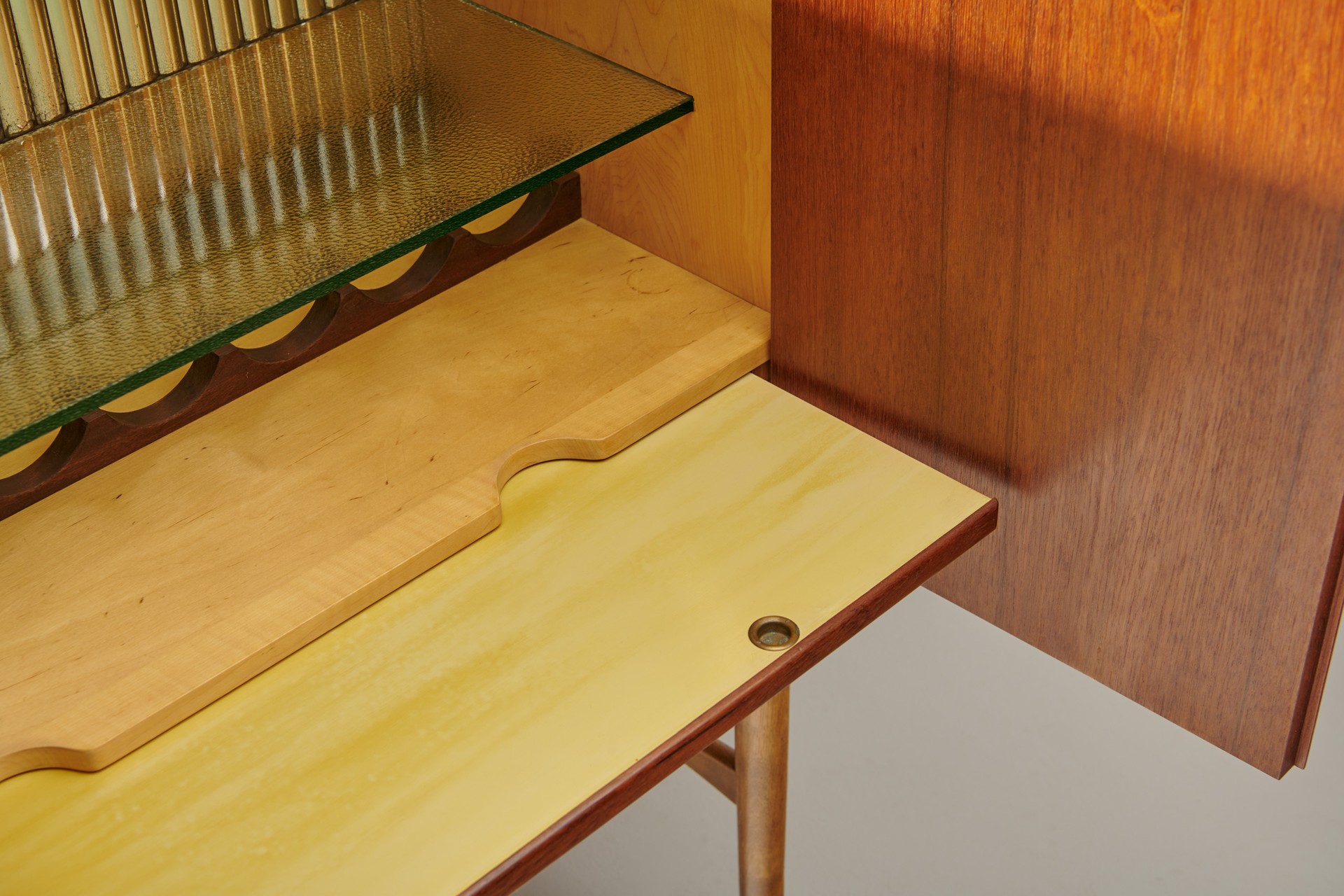 Bar Cabinet image 7