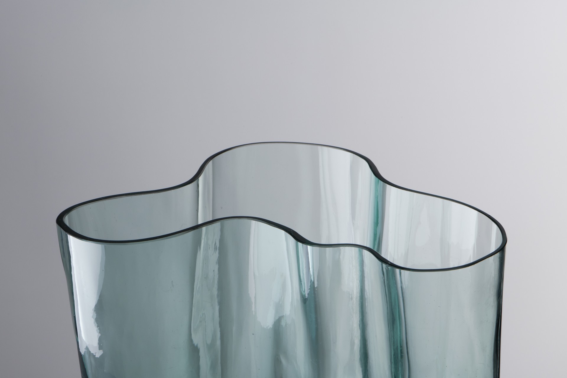 "Savoy" Vase image 4