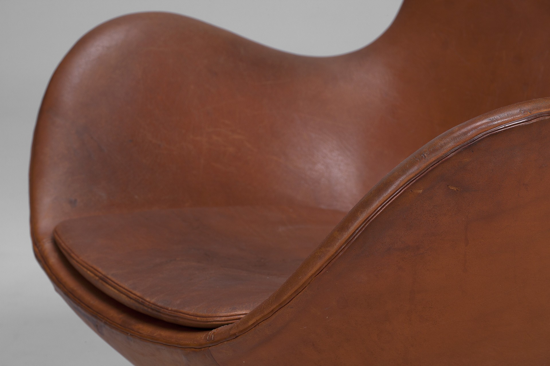 Egg Chair and Stool image 8