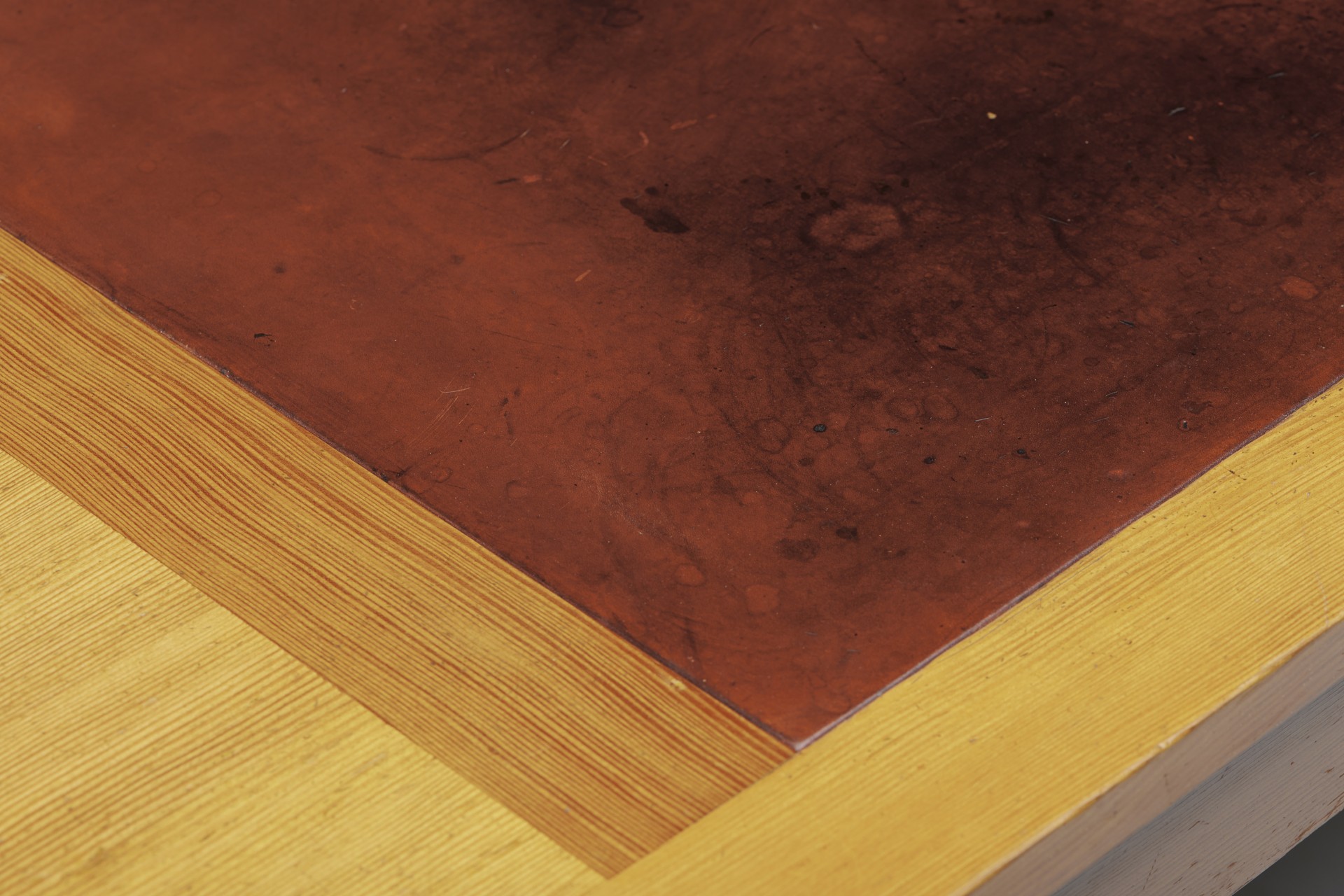 Desk image 5