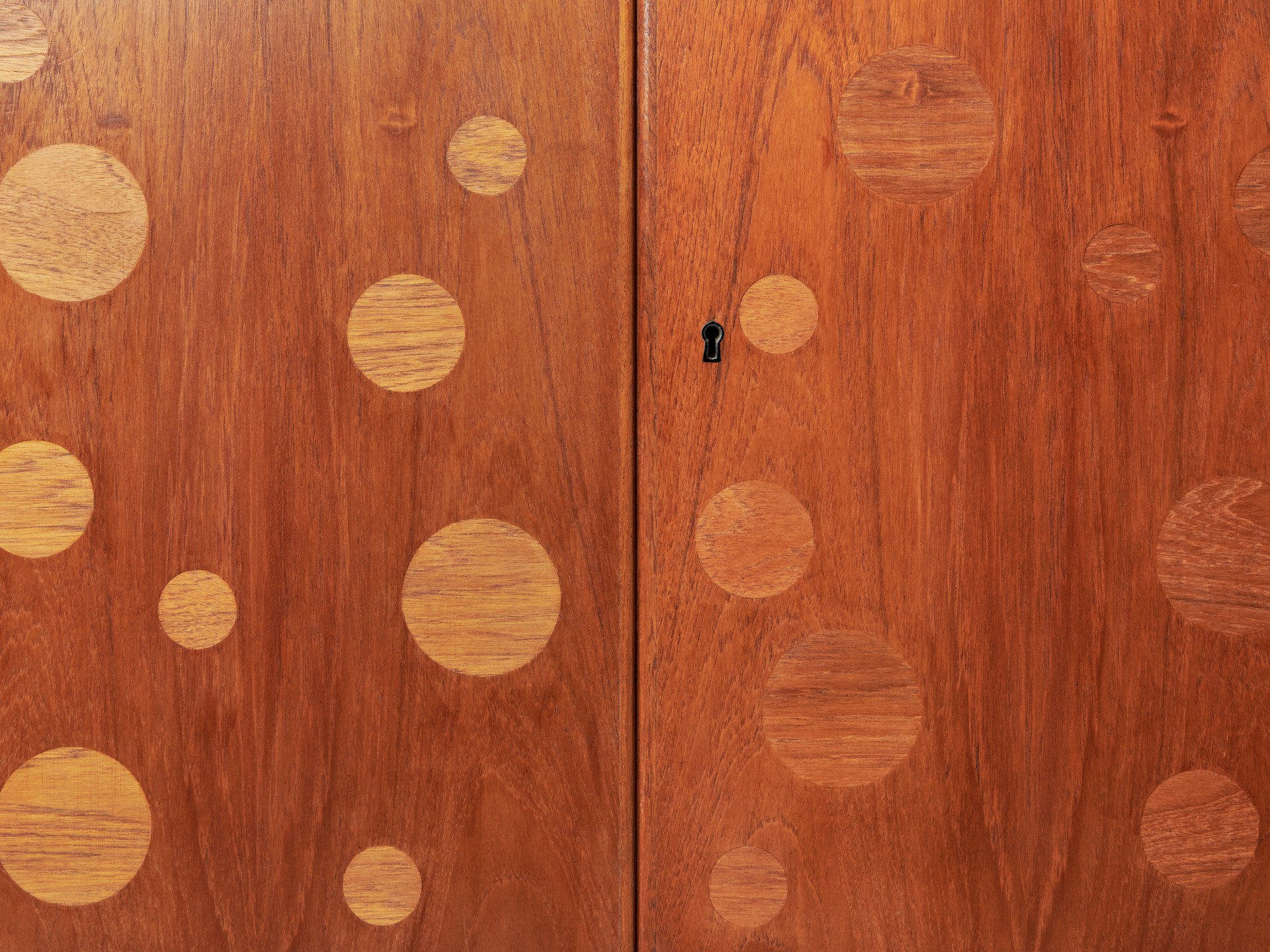 Bar Cabinet image 9