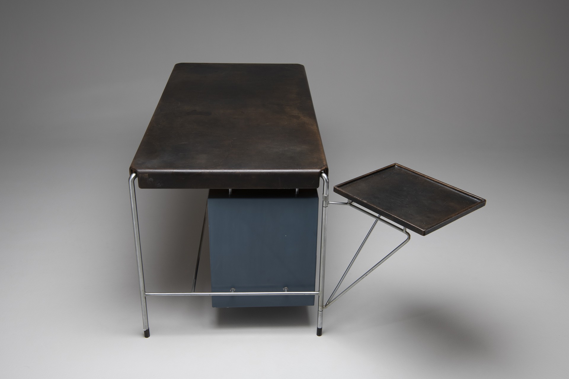 'American Foundation' Desk image 8
