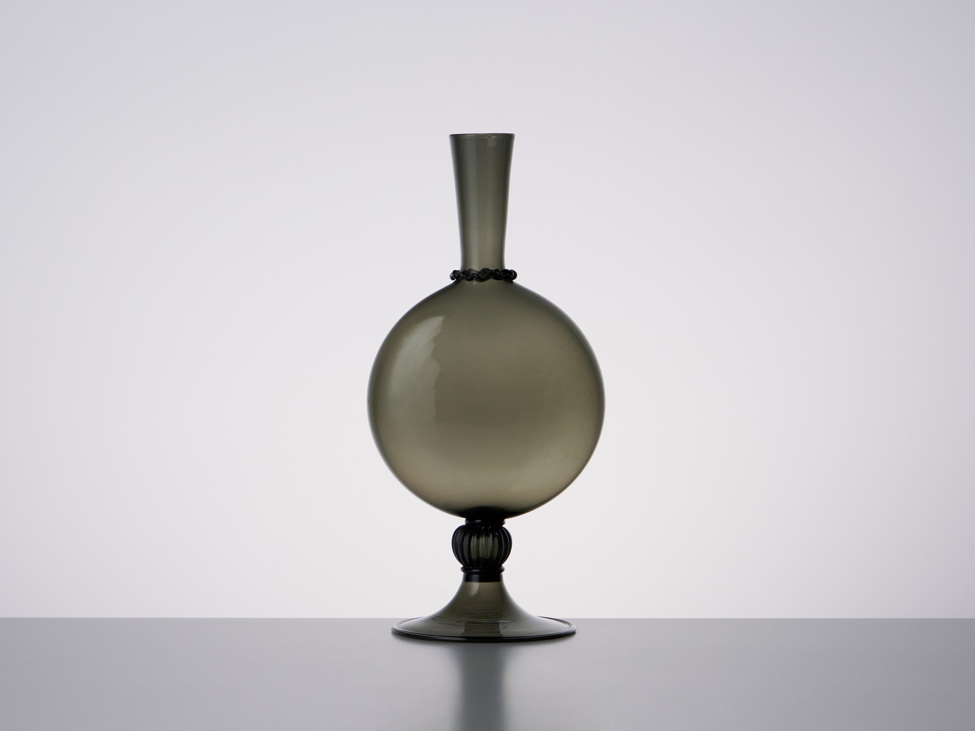 Vase image 3