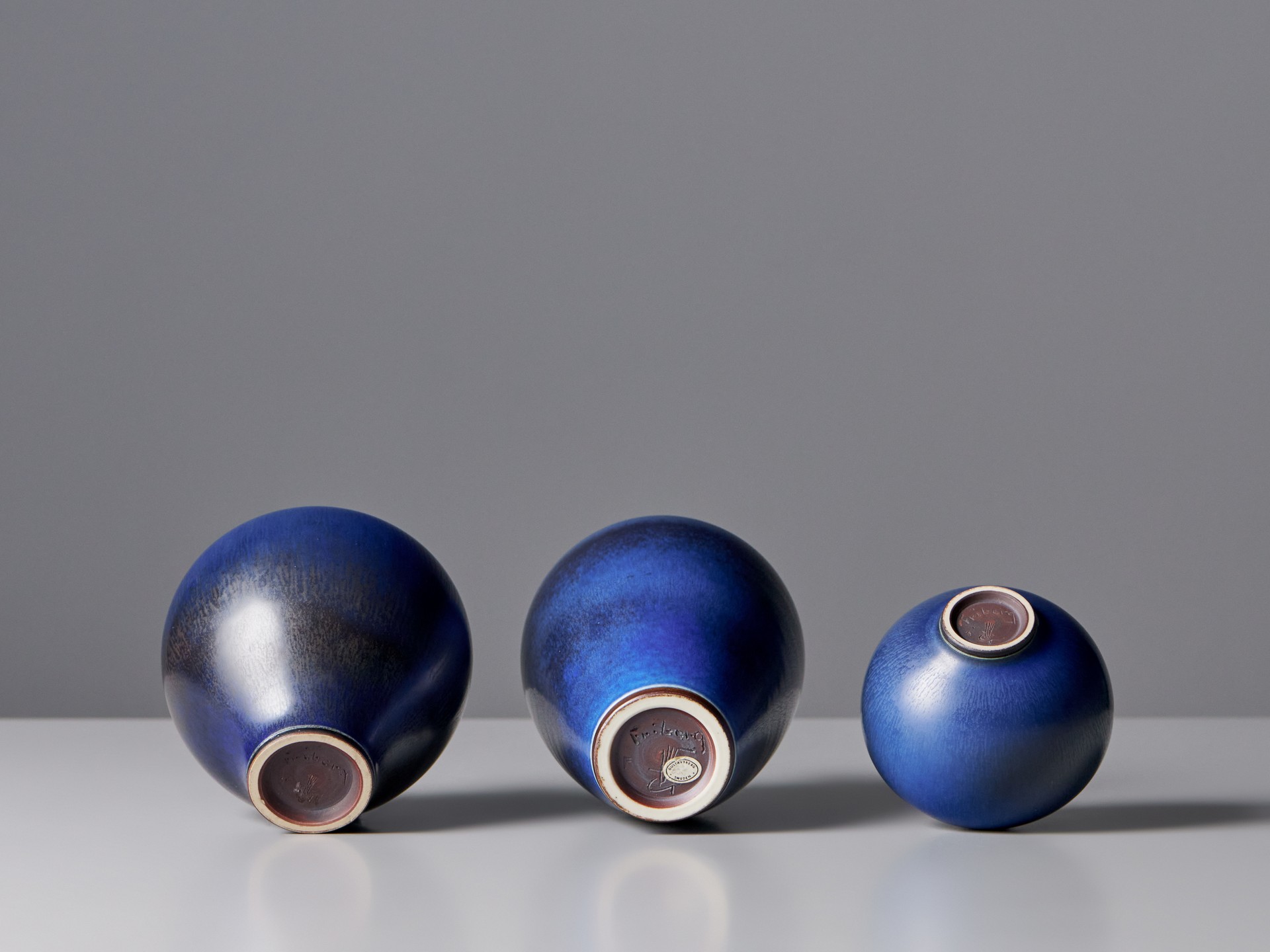 Set of Three Vases image 4