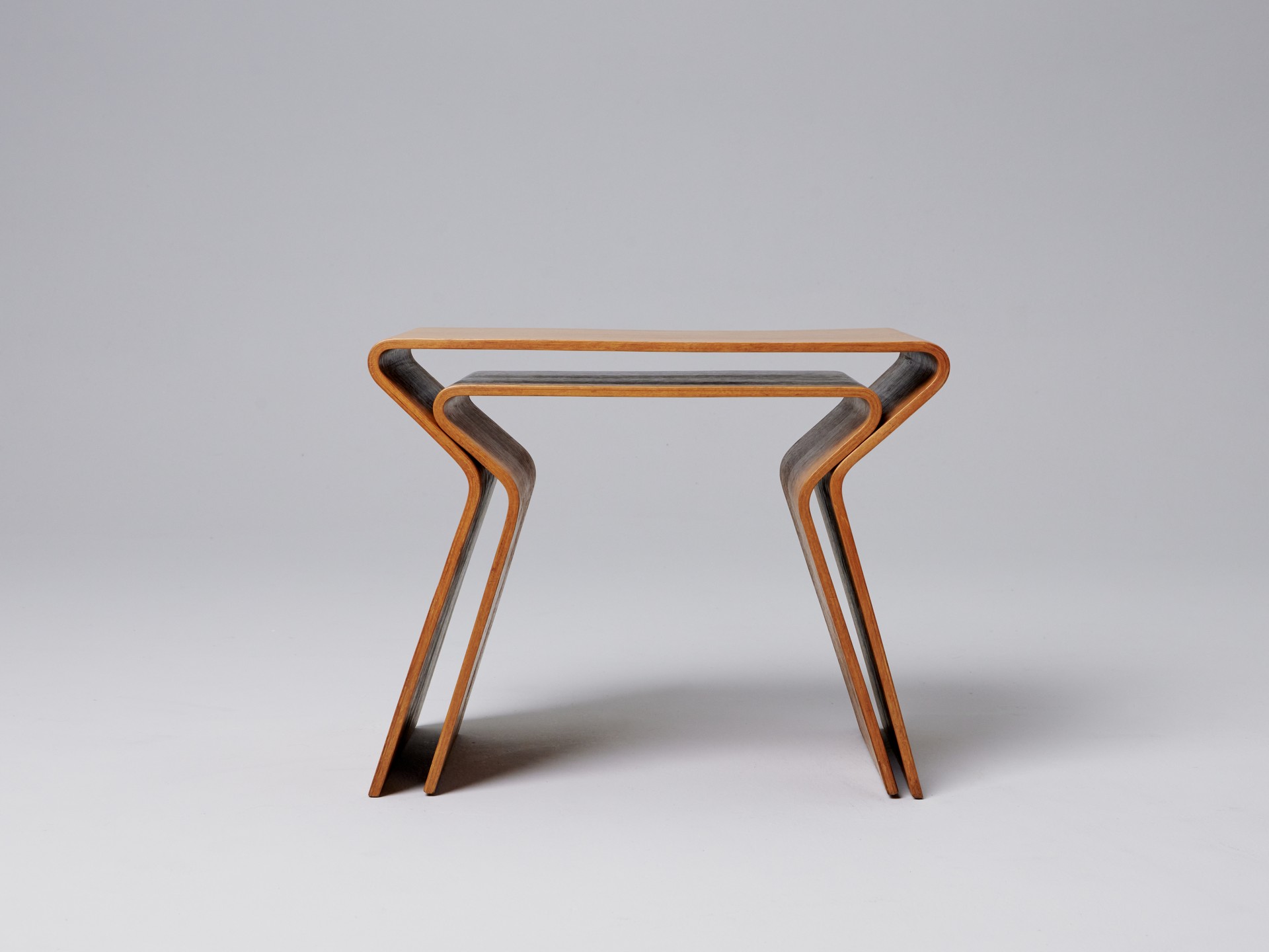 Set of Two Nesting Tables image 2
