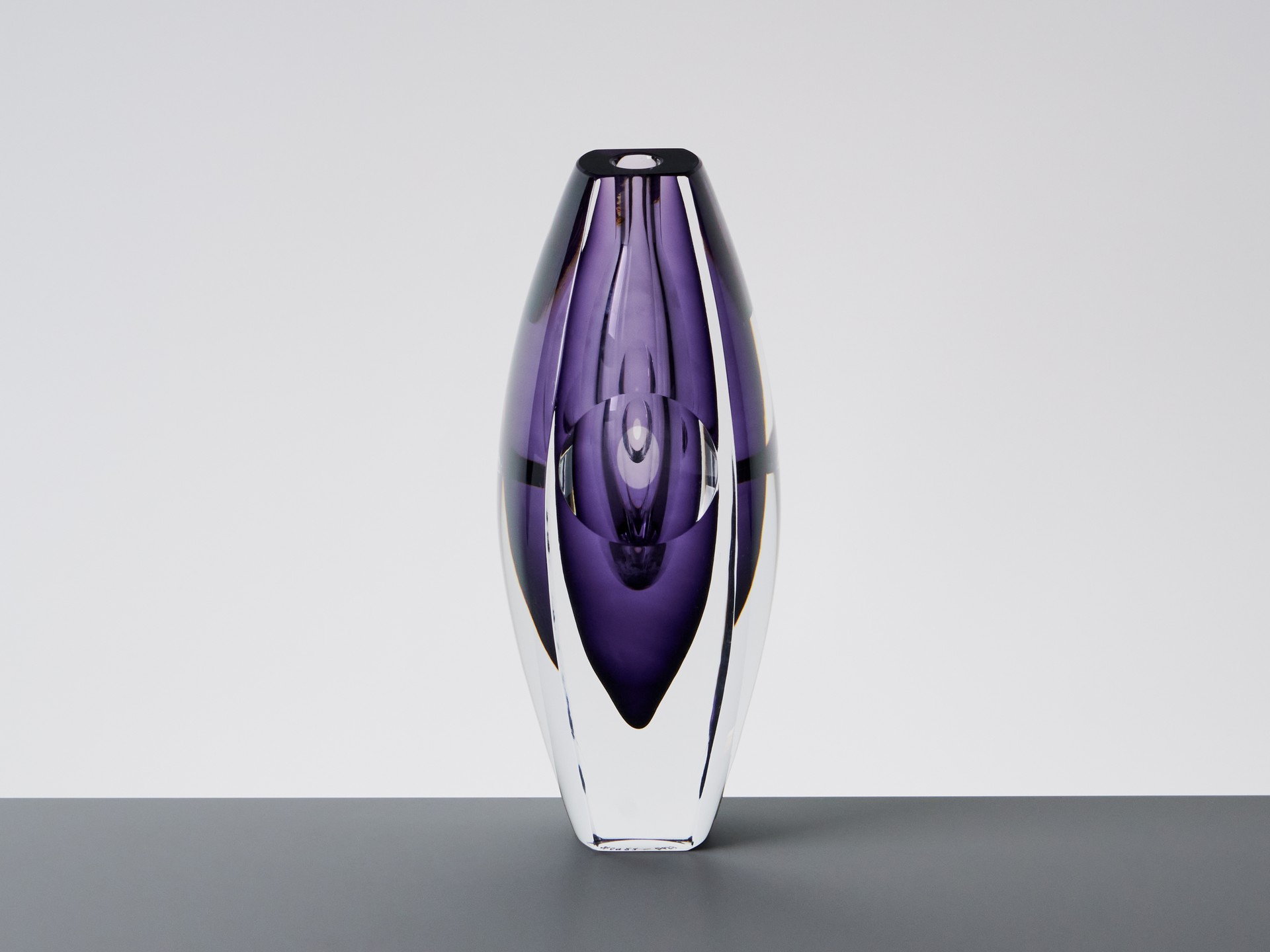 Set of Three 'Ventana' Vases image 6