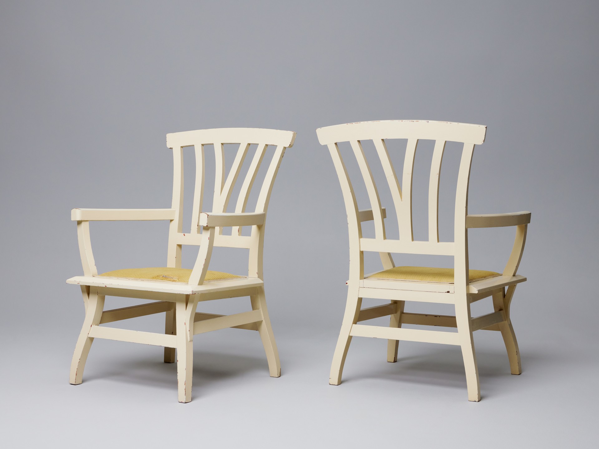 Pair of Amchairs and Table image 3