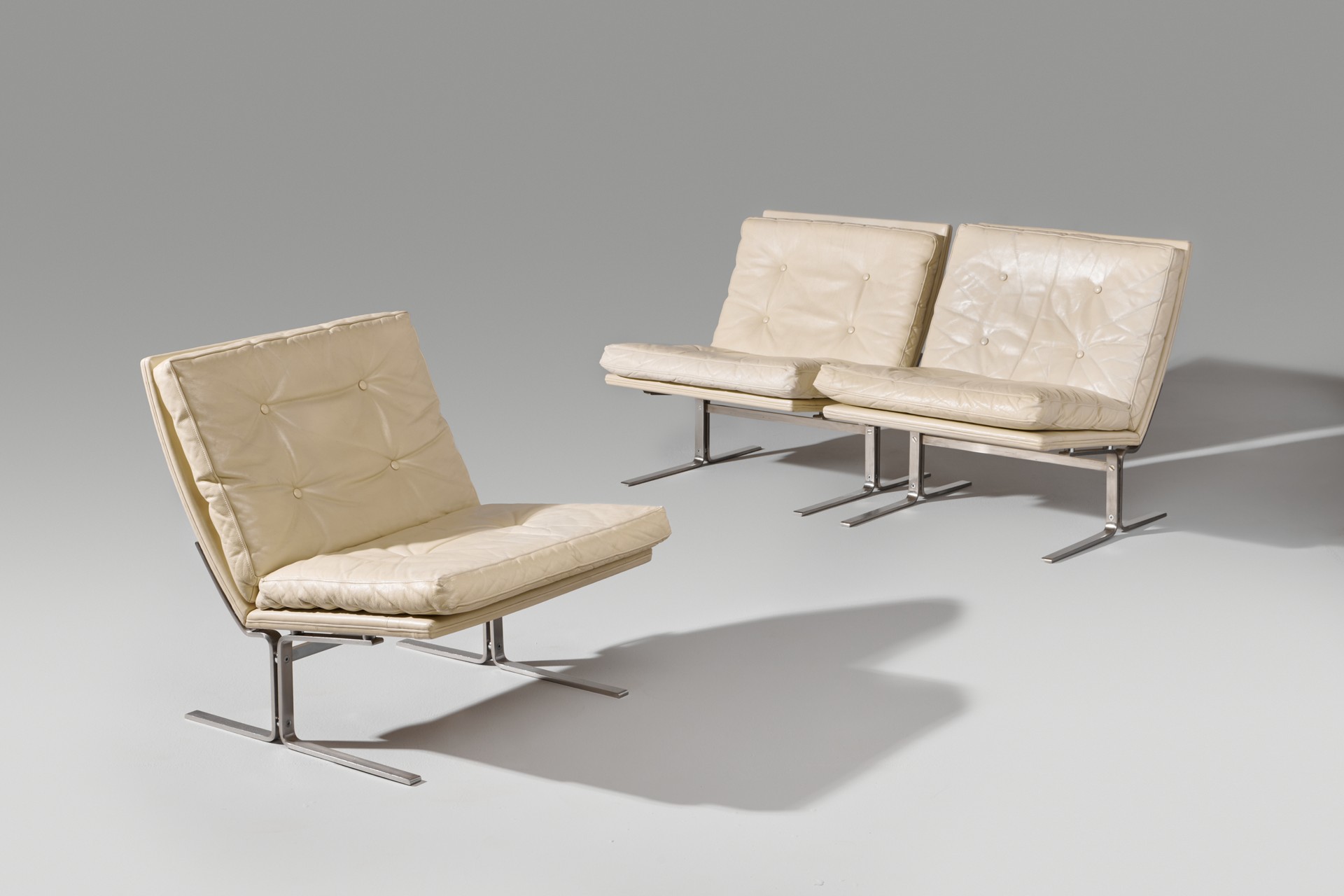 Three Lounge Chairs / Modular Sofa