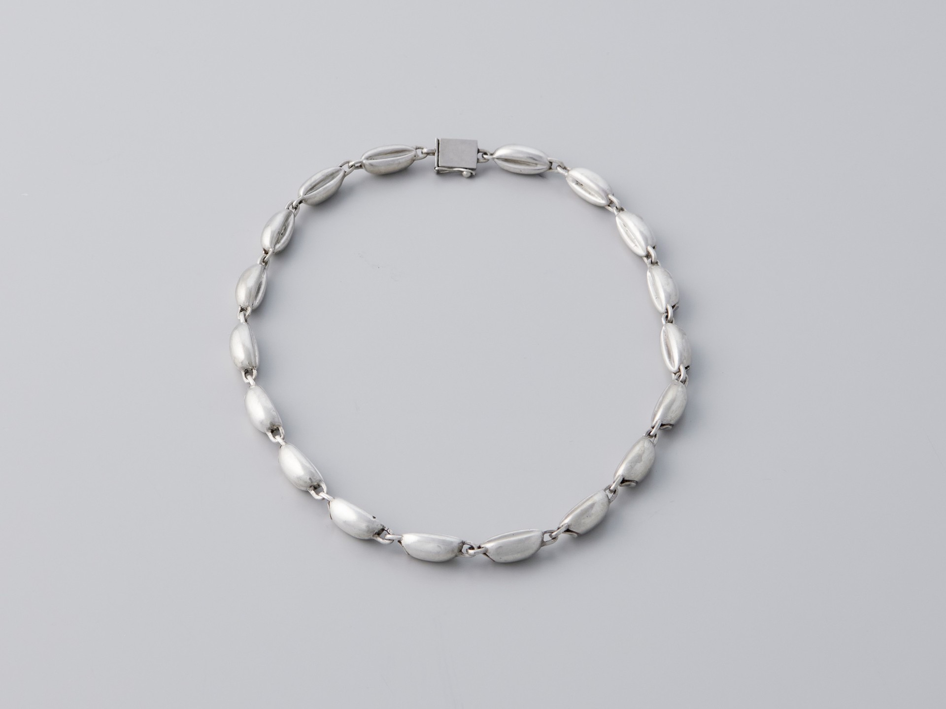 Necklace image 3