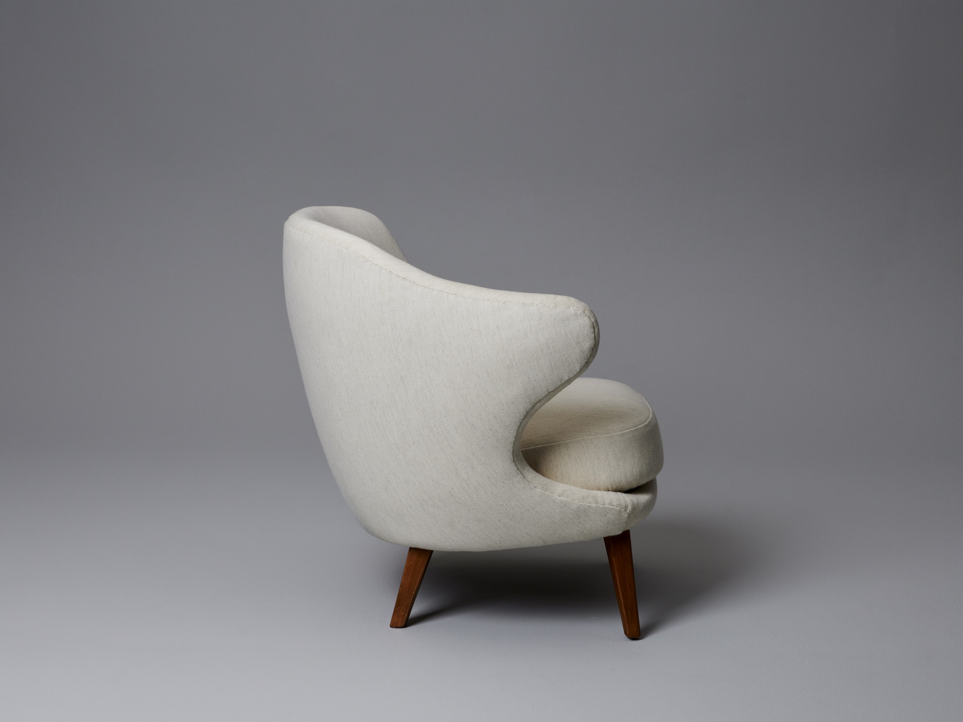 'Gary / Thumb' Armchair image 4