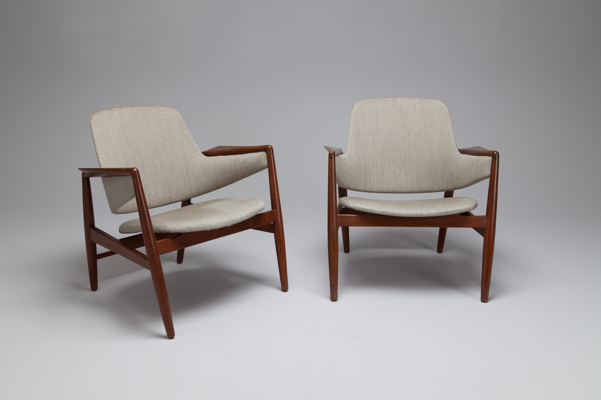 A Pair of Easy Chairs image 2
