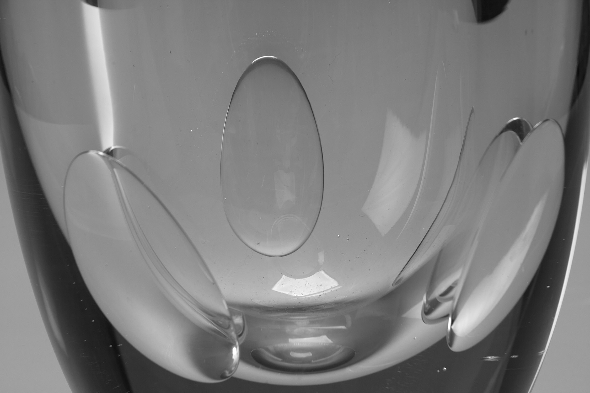 'Claritas' Vase image 3