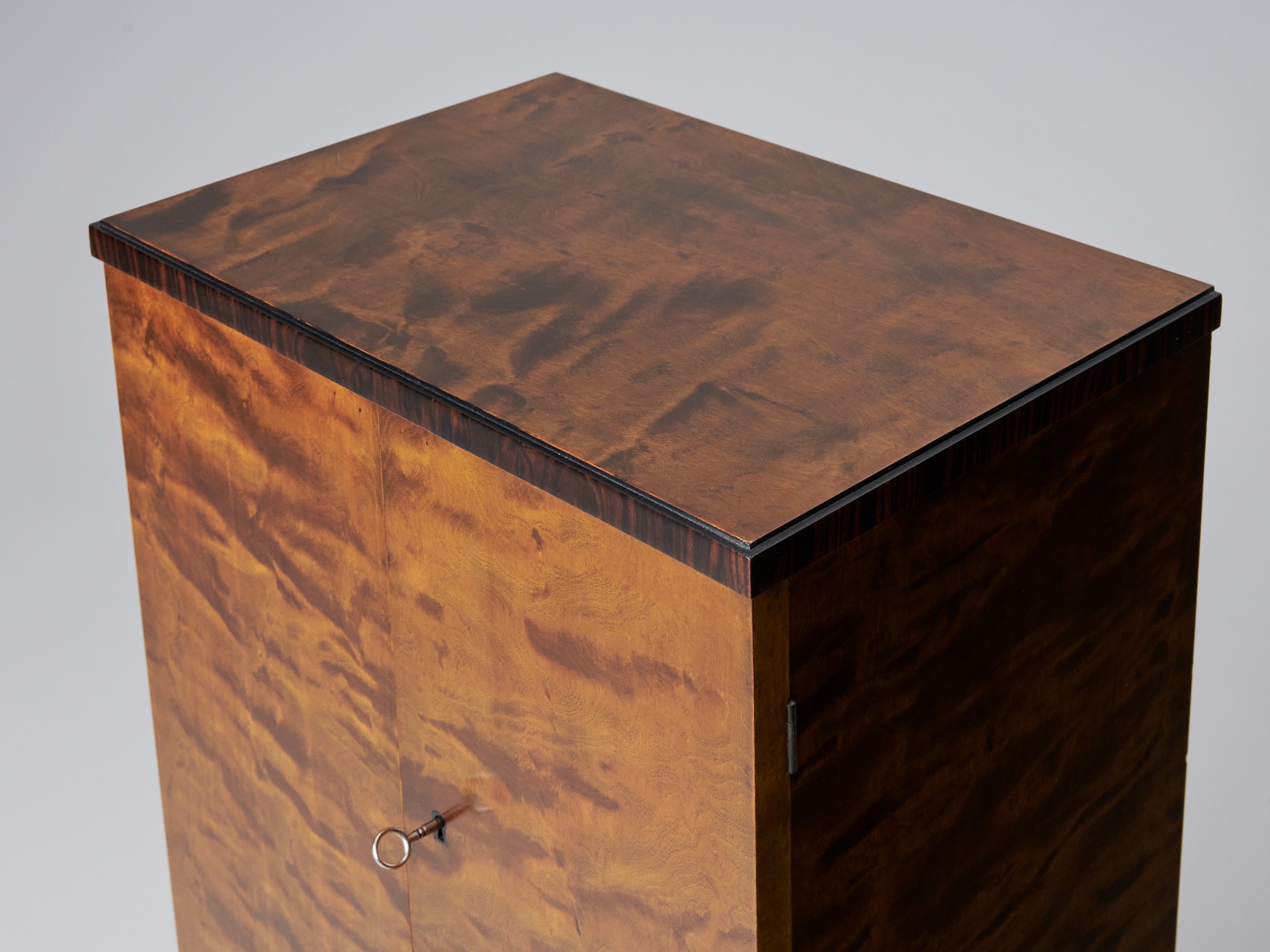 Cabinet image 8