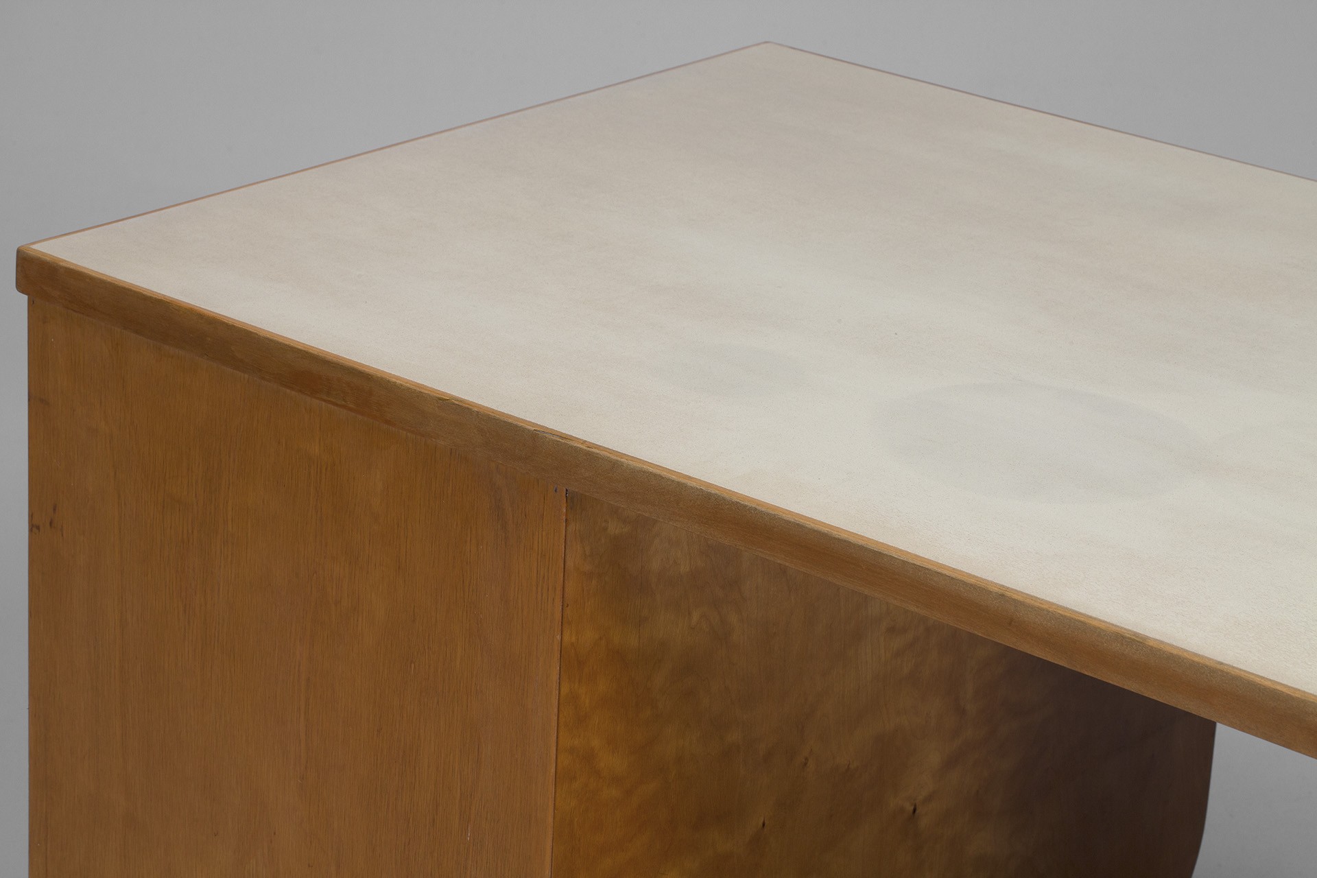 Desk image 7