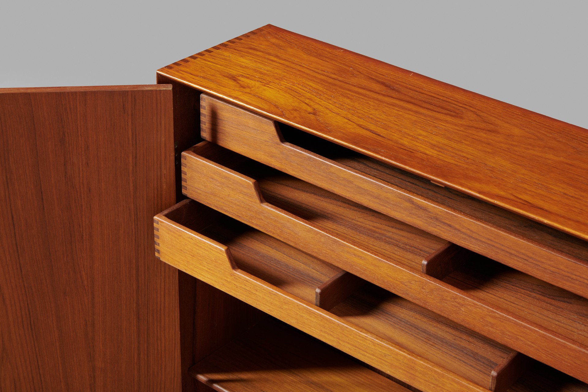 Shallow Cabinet image 4
