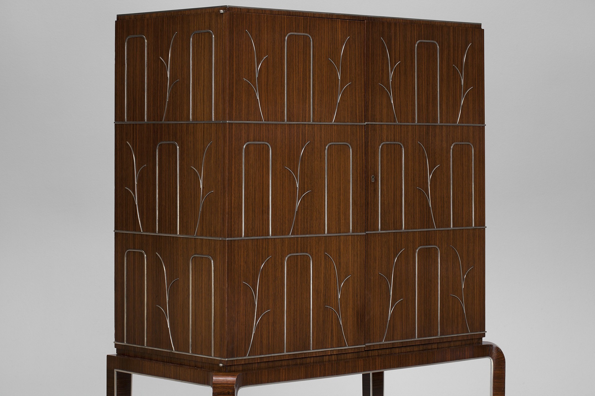 Bar Cabinet image 4