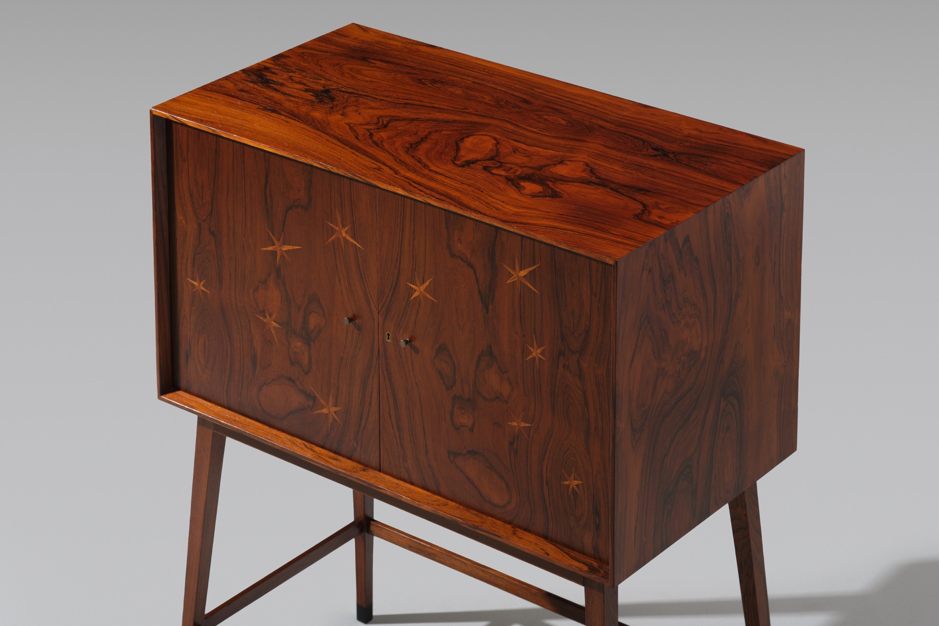 Bar Cabinet image 4