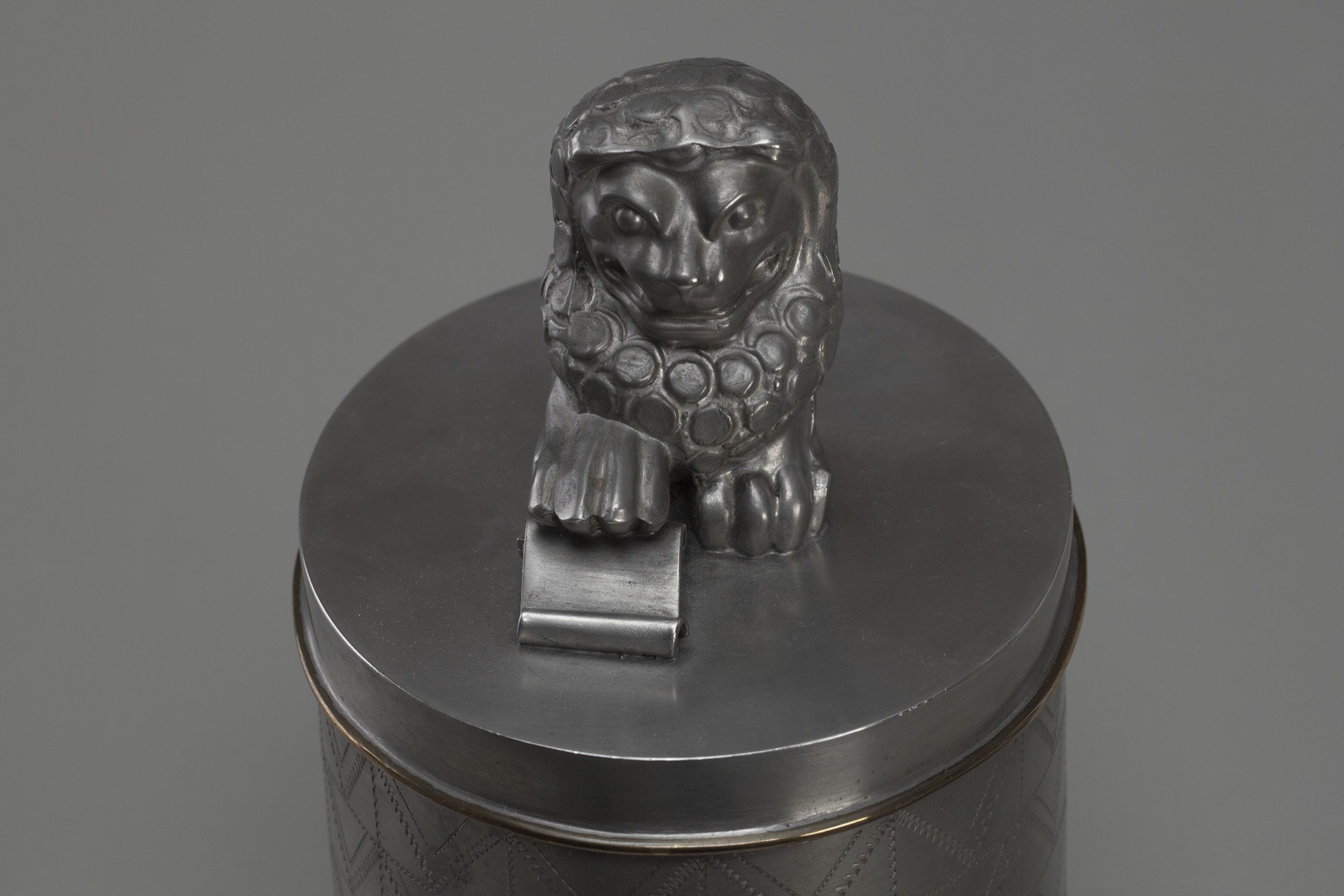 Pewter Jar With Lid image 5
