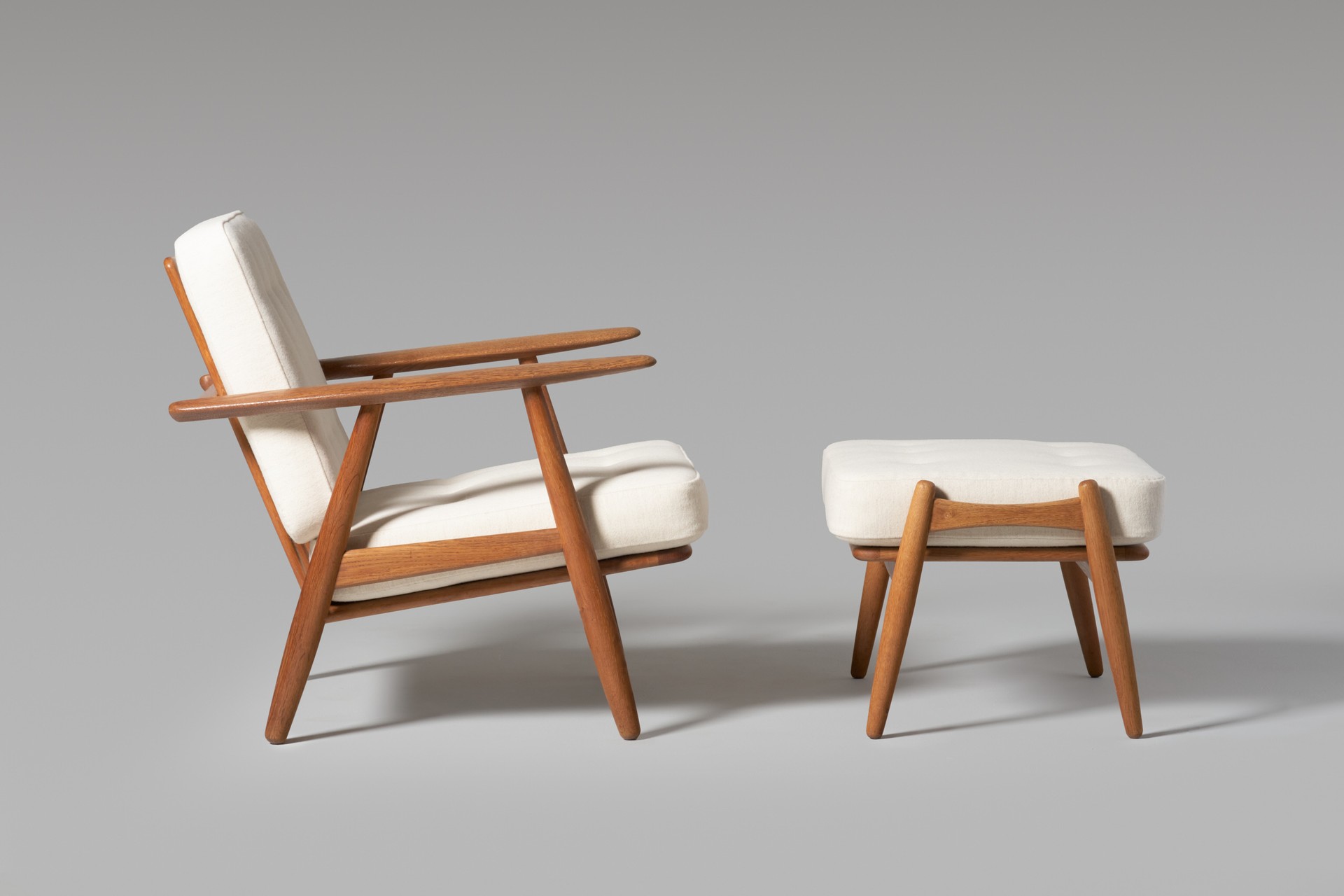 'Cigar' Lounge Chair and Ottoman image 3