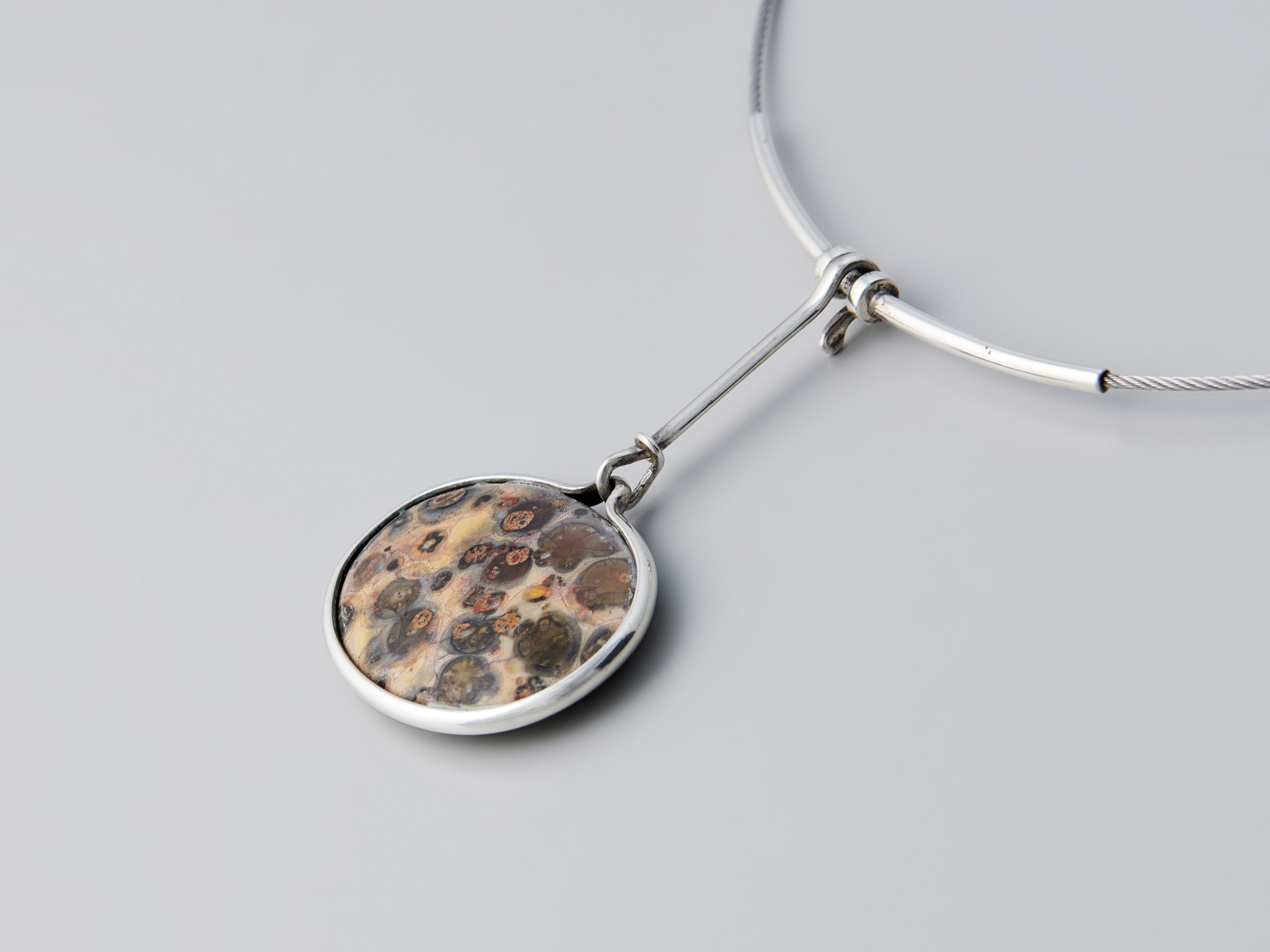Necklace image 3