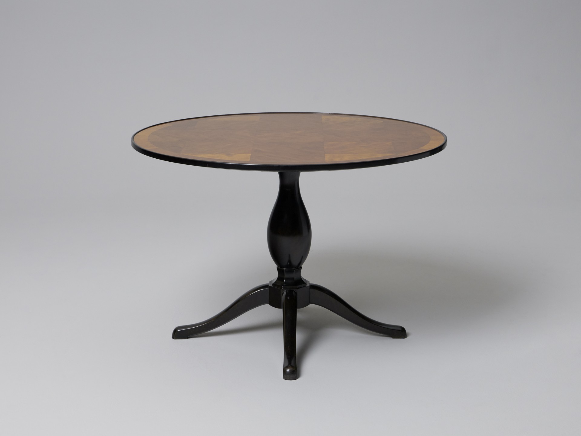 'Haga'  Table image 2