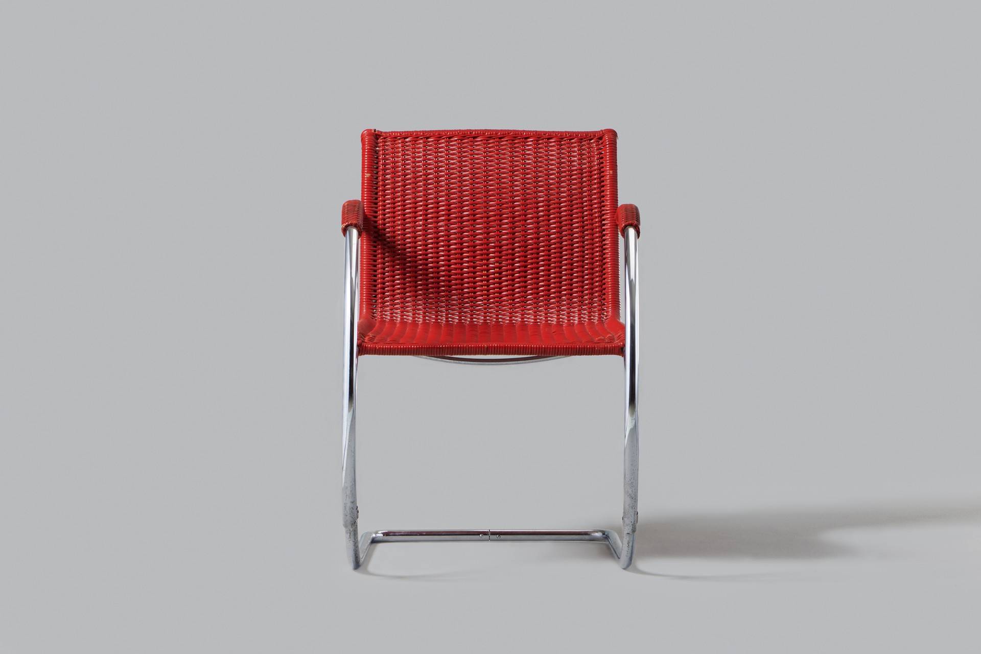 'MR 20' Armchair image 4