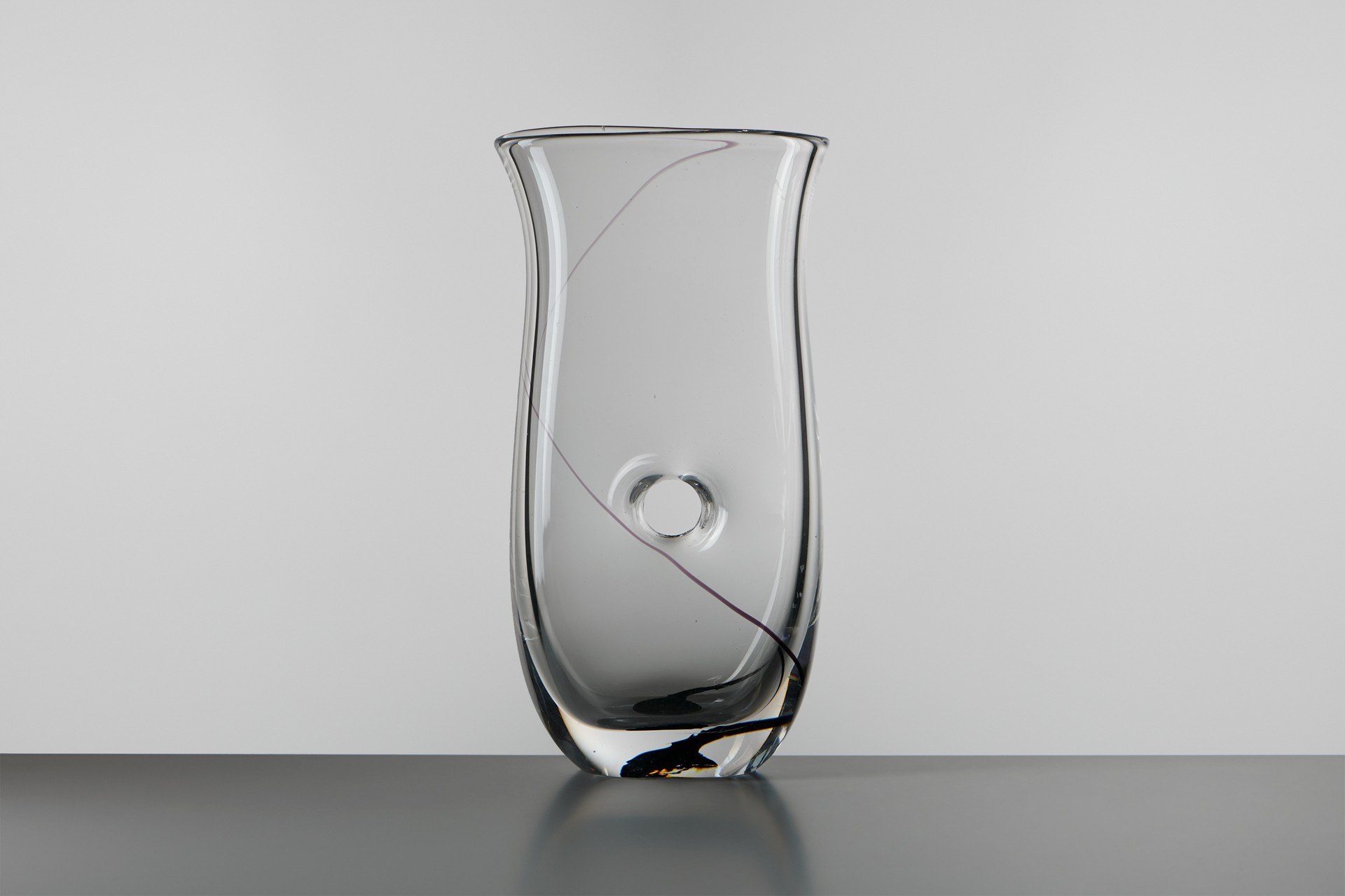 Group of Vicke Lindstrand Vases image 2