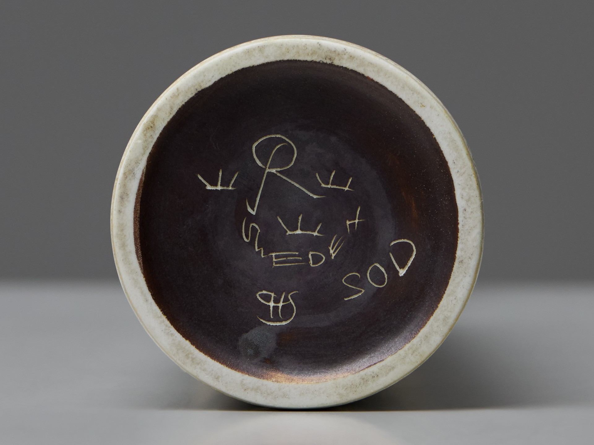Vase image 7