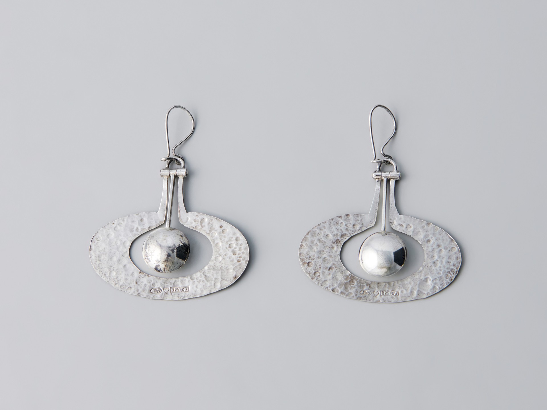 Earrings image 3