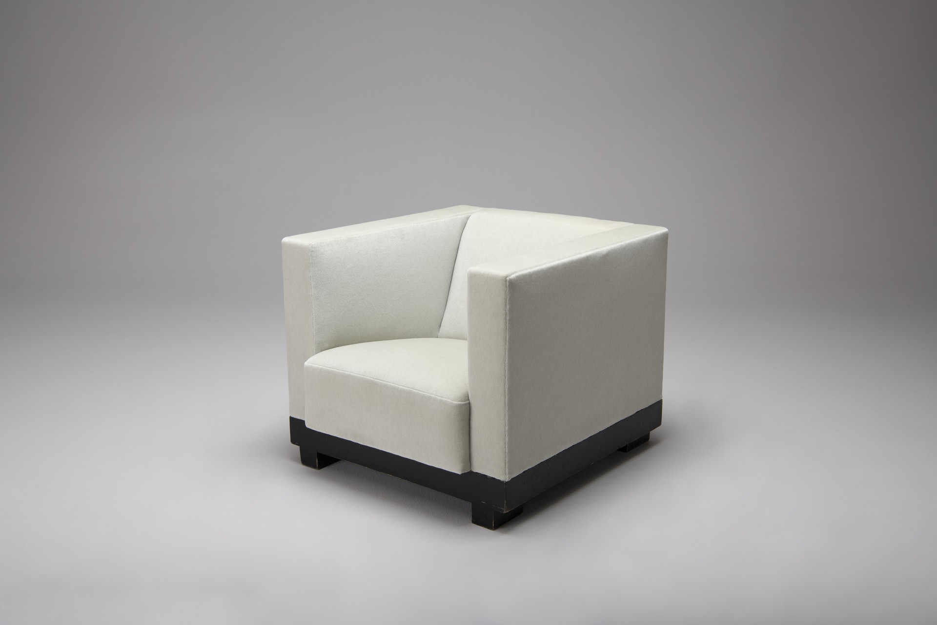 Easy Chair image 3