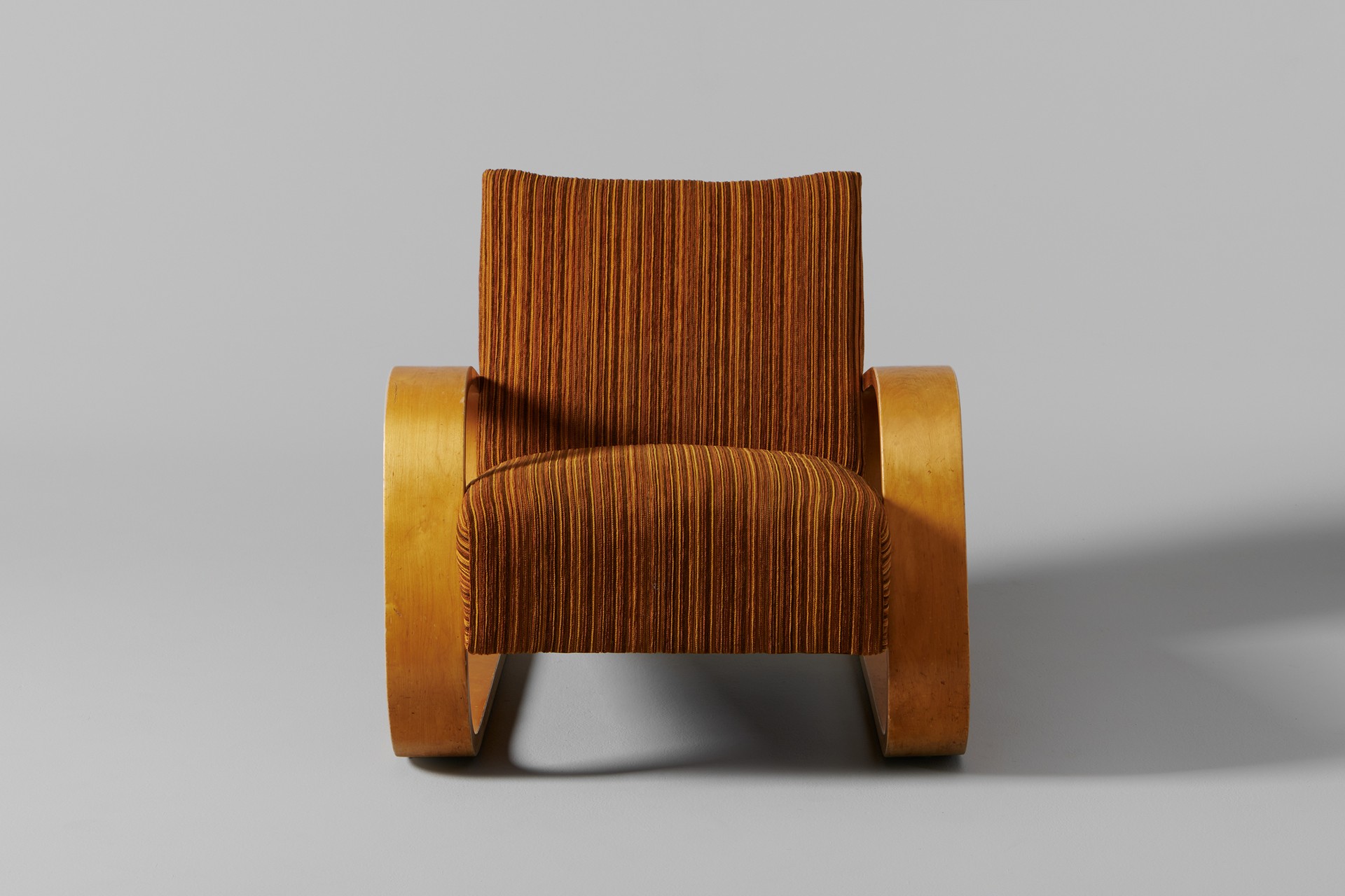 "Tank" Chair Model 400 image 3