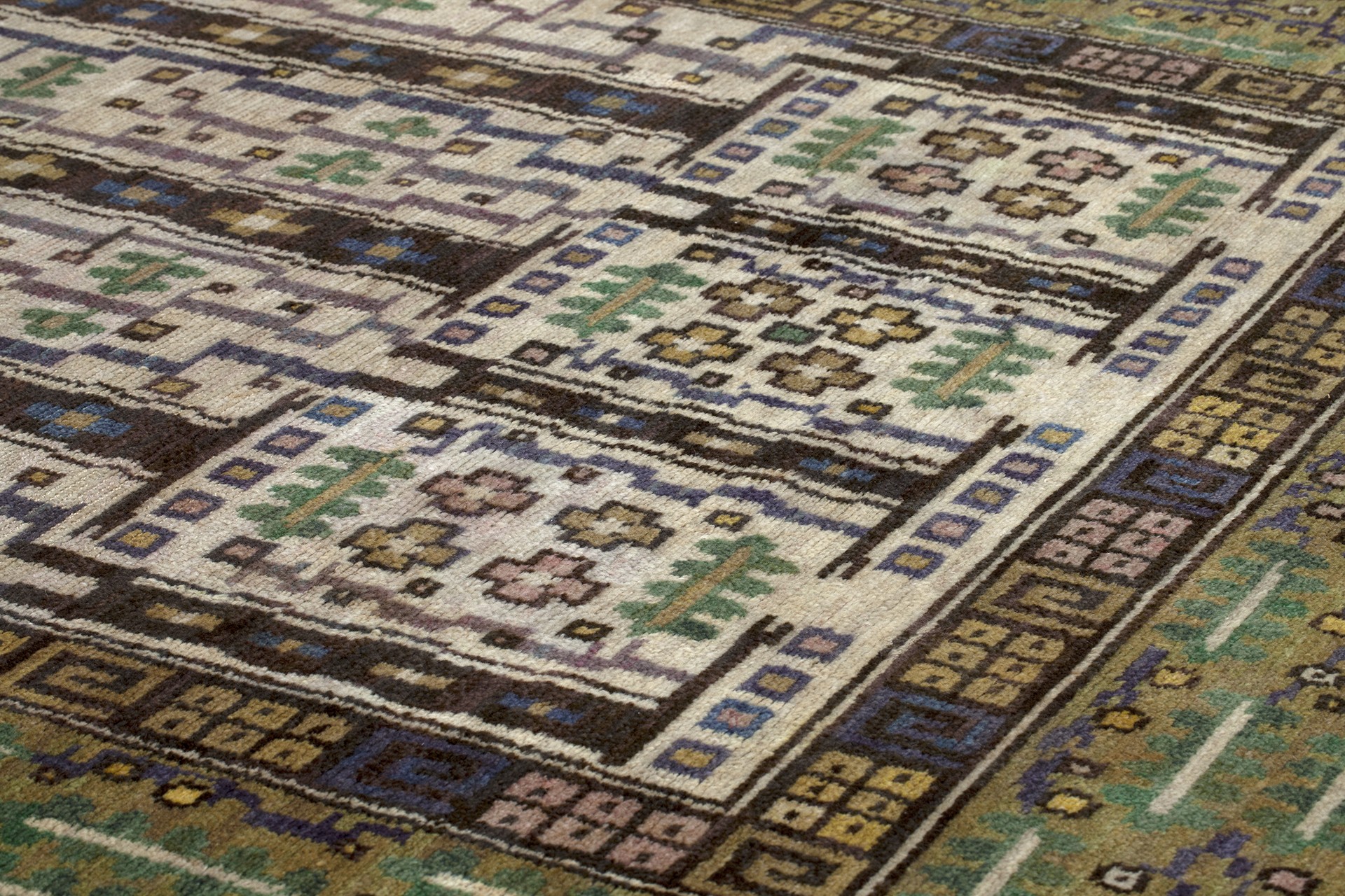 Carpet "Flowering Tree" image 3