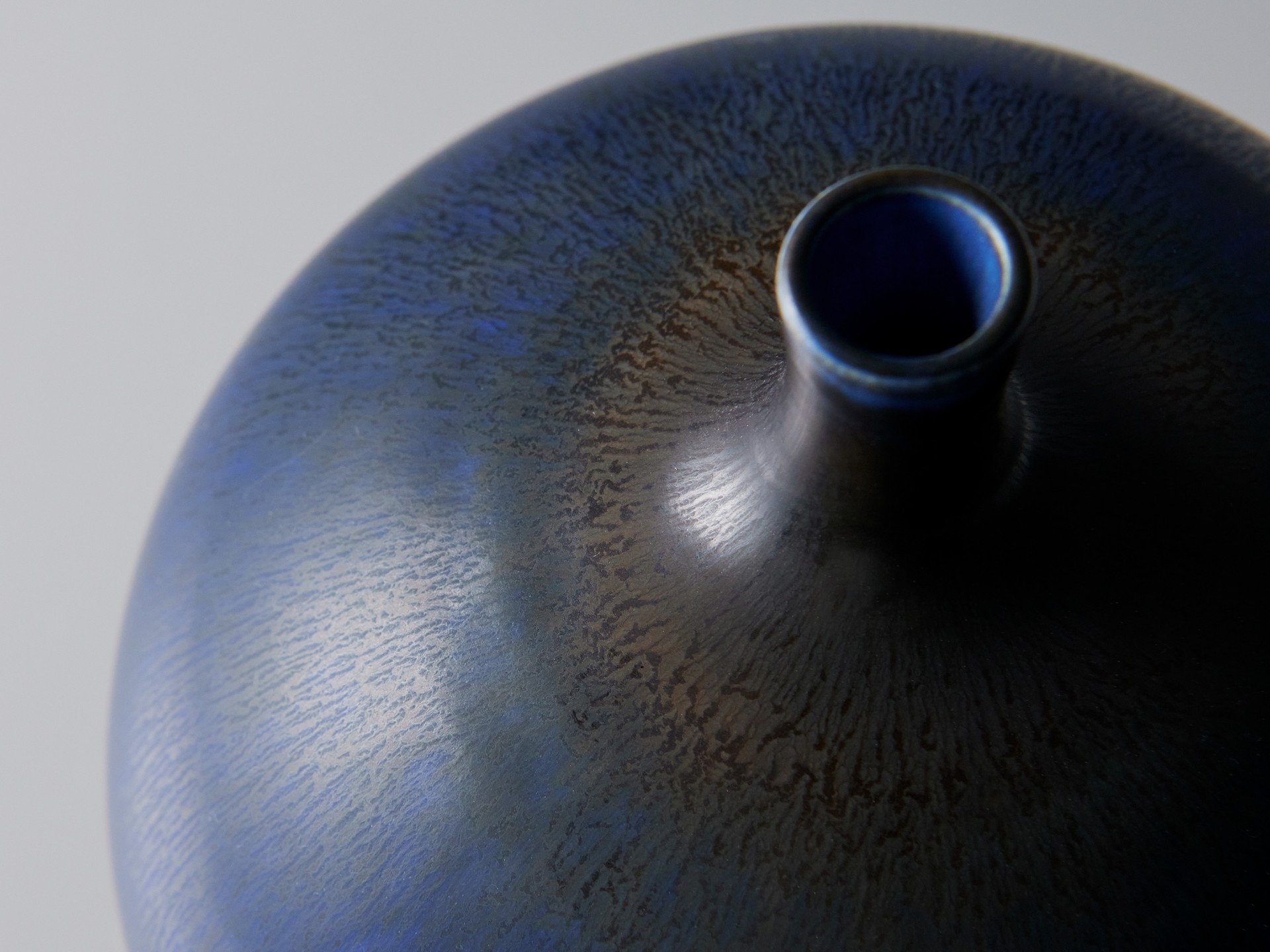 Vase image 6