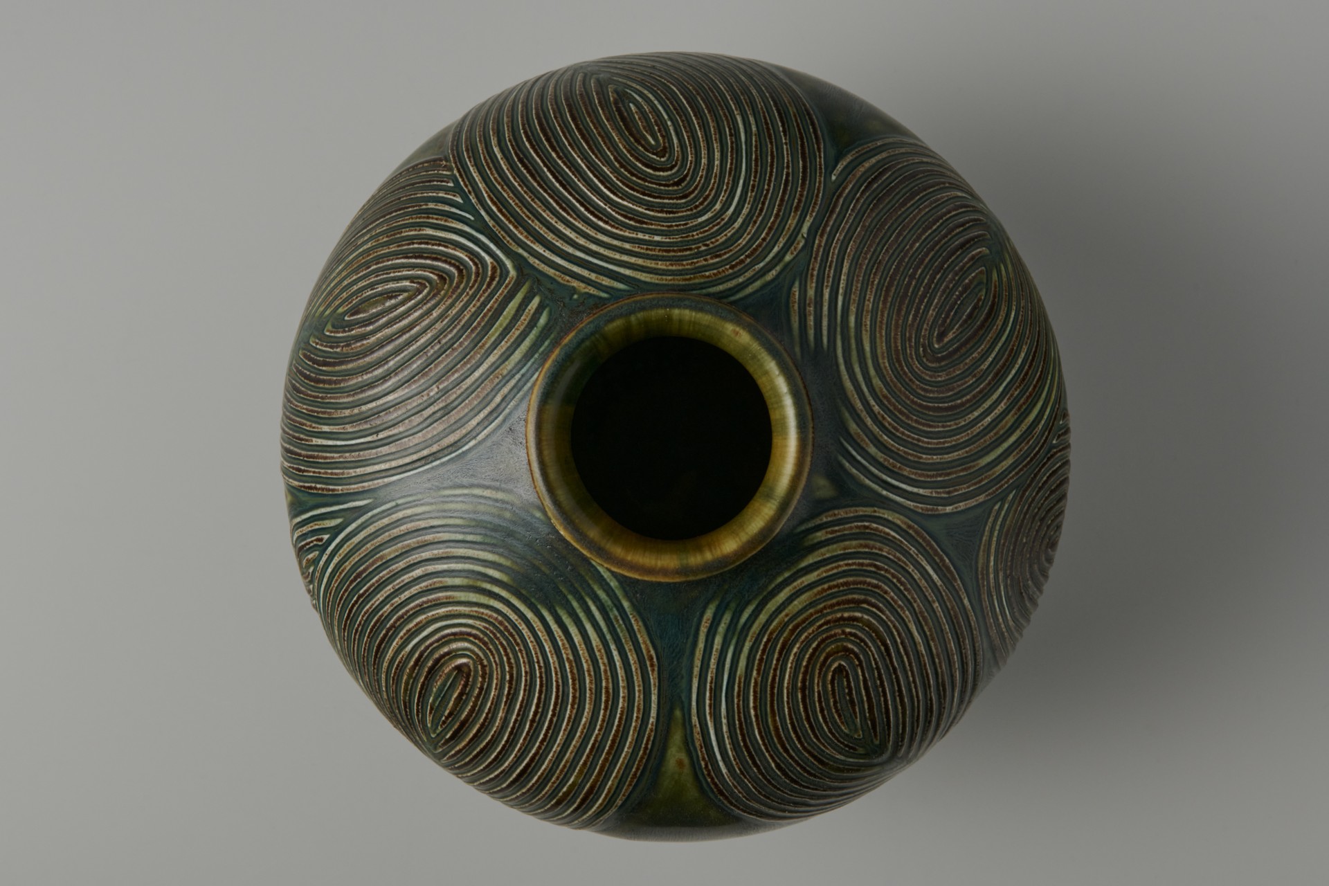 Vase image 4