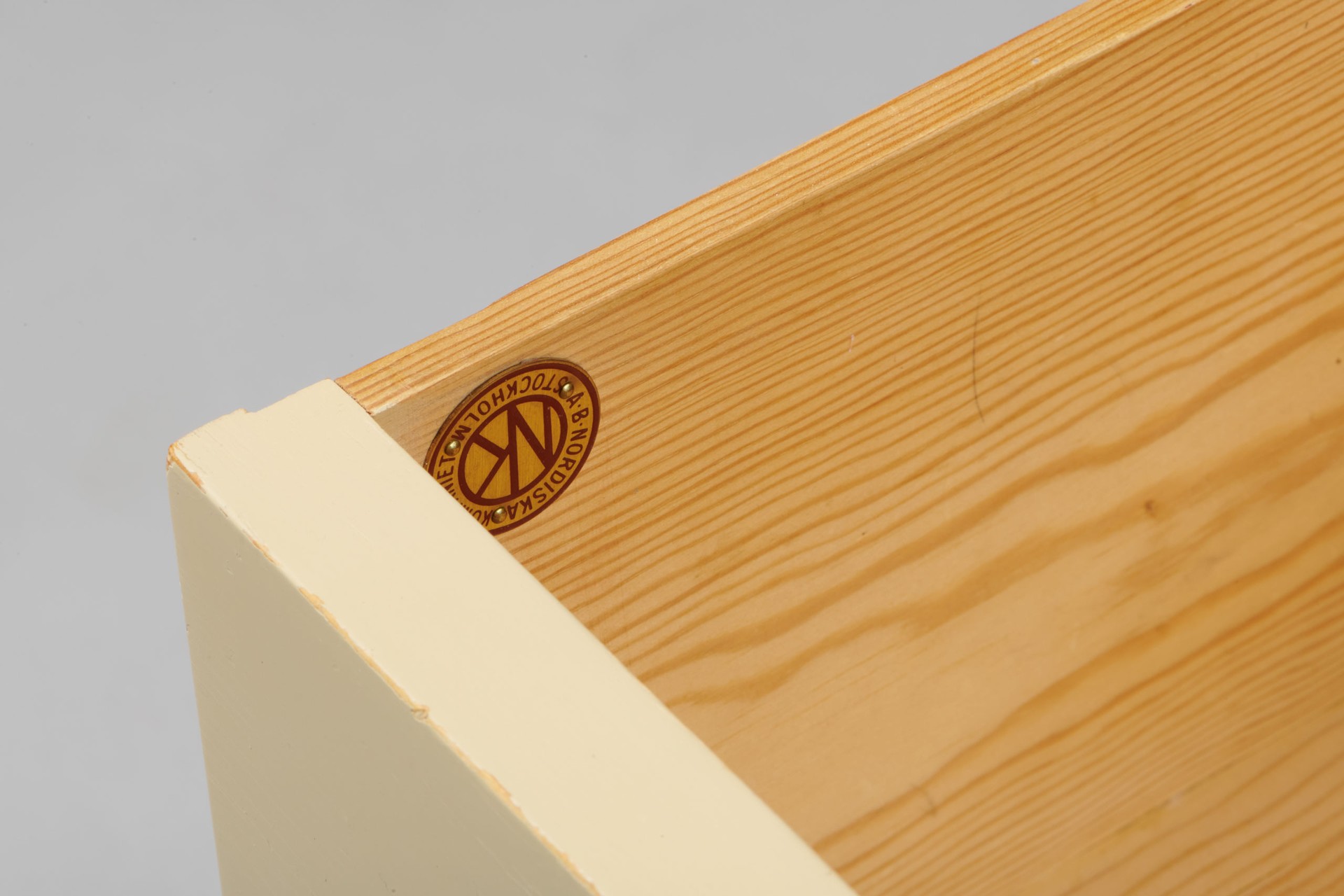 'Sibylla' Chest of Drawers image 5