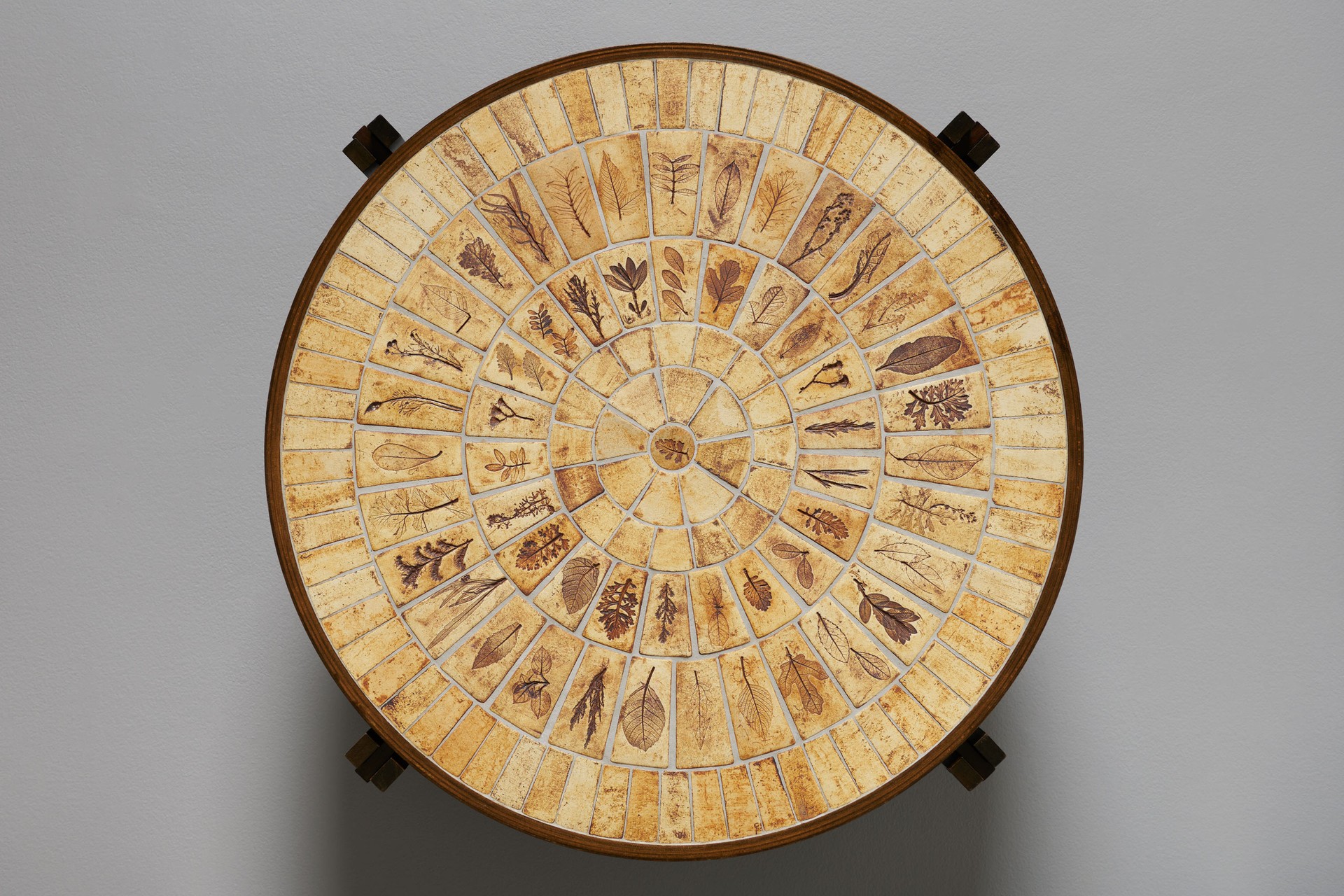 Coffee table image 2