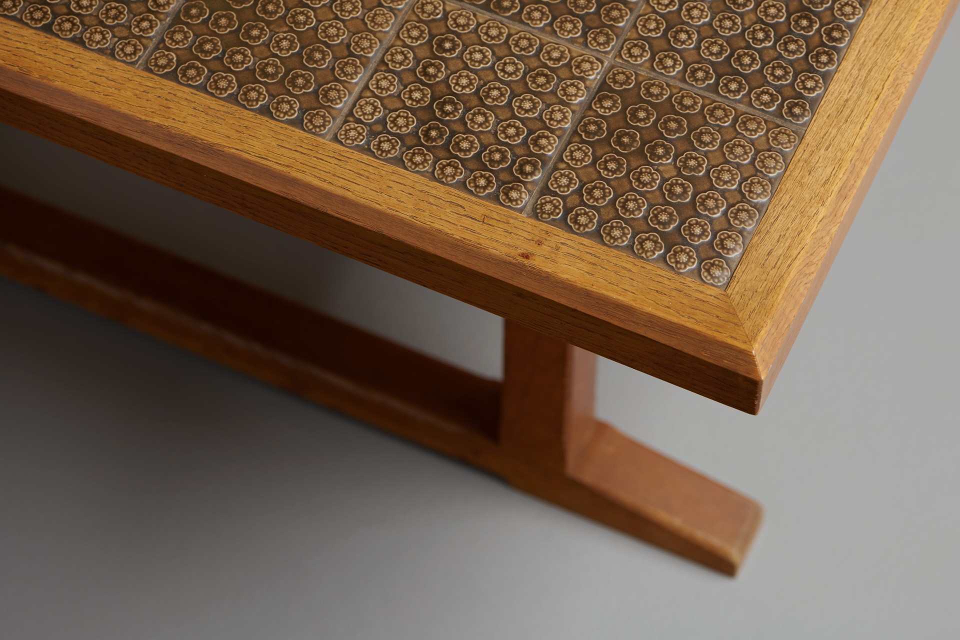 Pair of Coffee Tables image 4