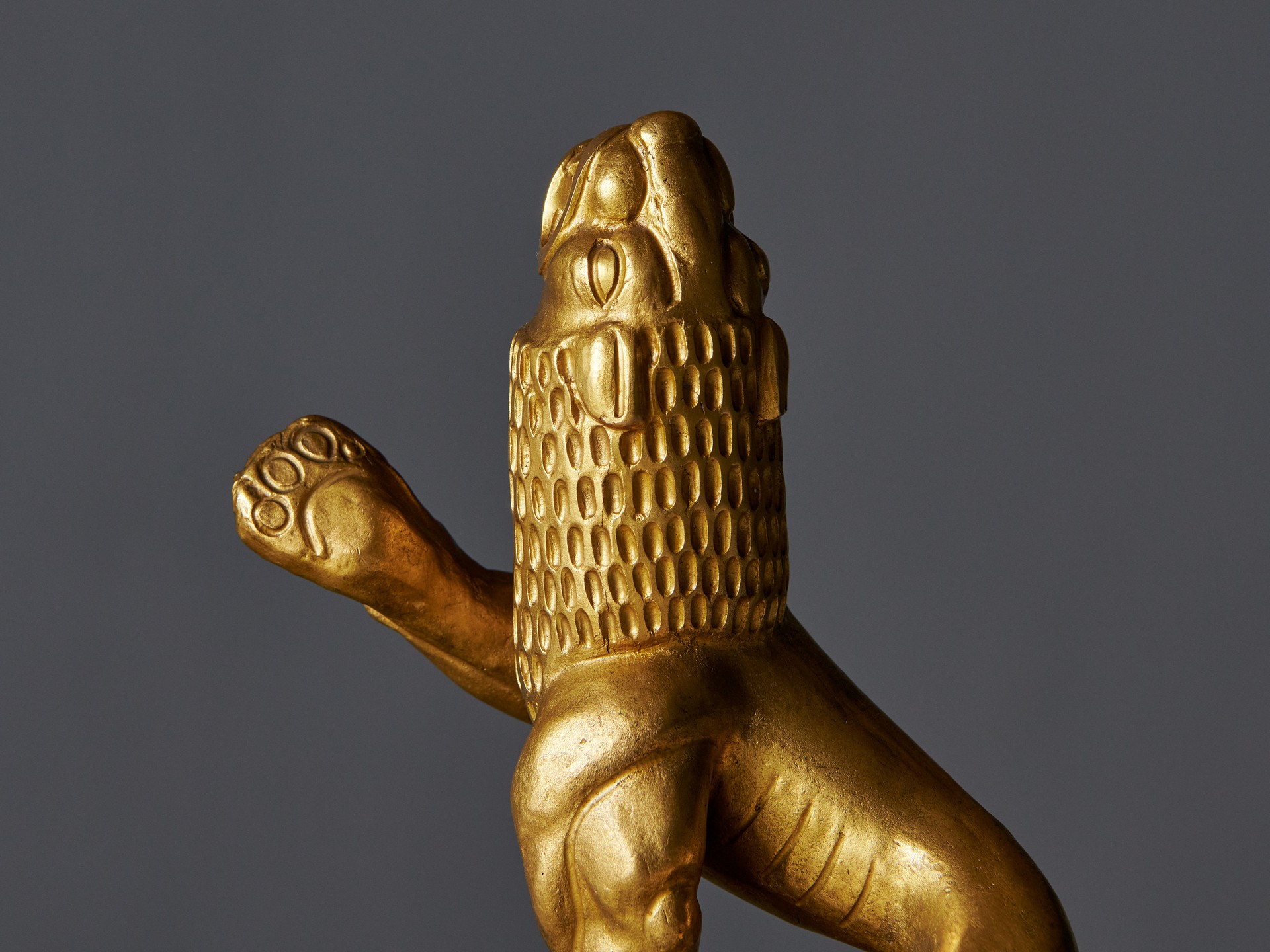 Rare Lion Sculpture image 8