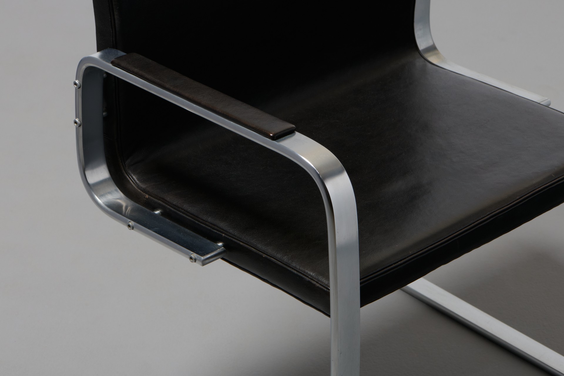 Pair of Cantilever Armchairs, Model no. PK 13 image 5